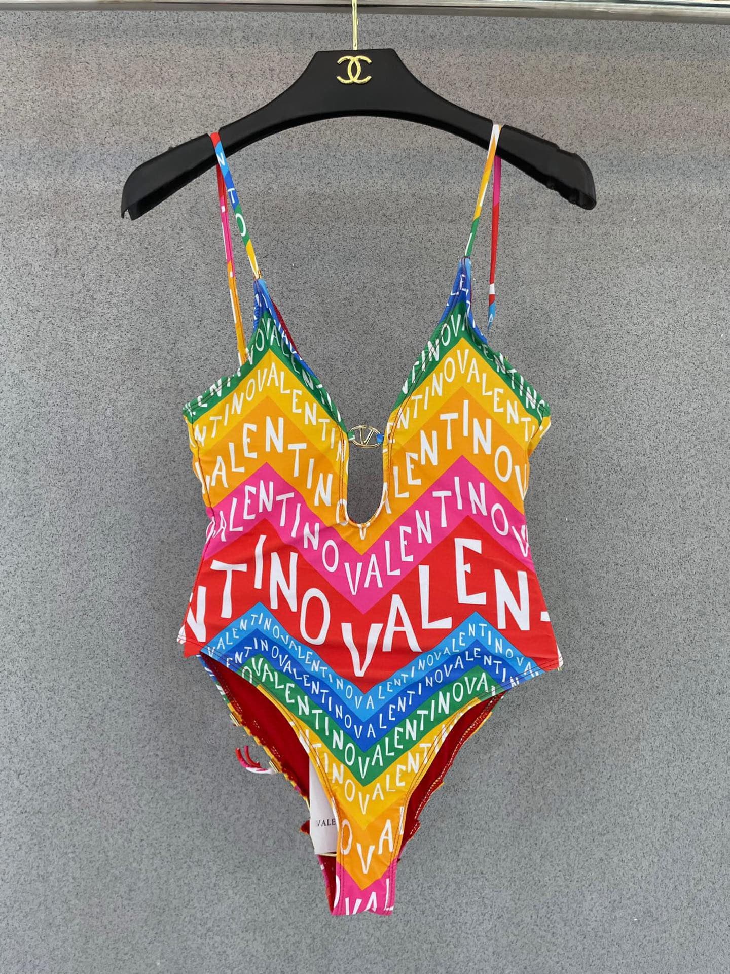 C24895 Valentino swimsuits – Valentino’s new models 😍🥰 These swimsuits are suitable for various situations 🏊‍♀️ Whether at the beach, in a swimming pool, in hot springs, or at water parks – they work well 😌 They can also be worn with inner clothing. The o — image 3