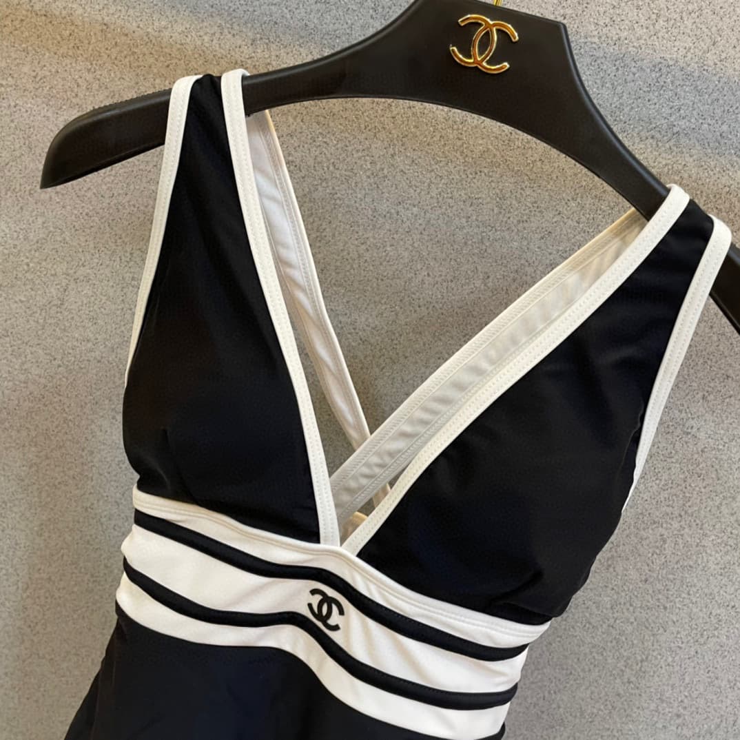 C24901 Chanel swimsuit 😍🥰 It’s a swimsuit suitable for various situations 🏊‍♀️ – by the beach, in swimming pools, hot springs, water parks, or for rafting. It can also be worn with inner clothes. The one-piece design covers the body and makes you look tal — image 6