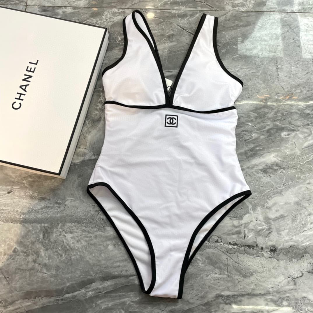 C24899 Chanel swimsuit – Chanel’s new backless one-piece swimsuit in black, simple and elegant. It’s suitable for various swimming scenarios 🏊‍♀️ Whether at the beach, in a swimming pool, in hot springs, or at water parks – it works well 😌 It can also be  — image 8