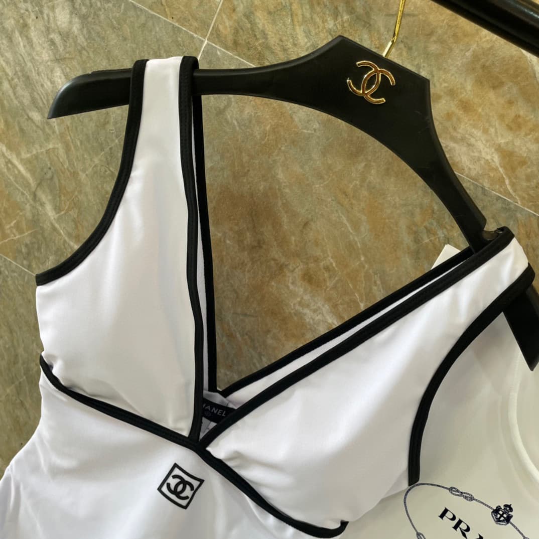 C24899 Chanel swimsuit – Chanel’s new backless one-piece swimsuit in black, simple and elegant. It’s suitable for various swimming scenarios 🏊‍♀️ Whether at the beach, in a swimming pool, in hot springs, or at water parks – it works well 😌 It can also be  — image 3