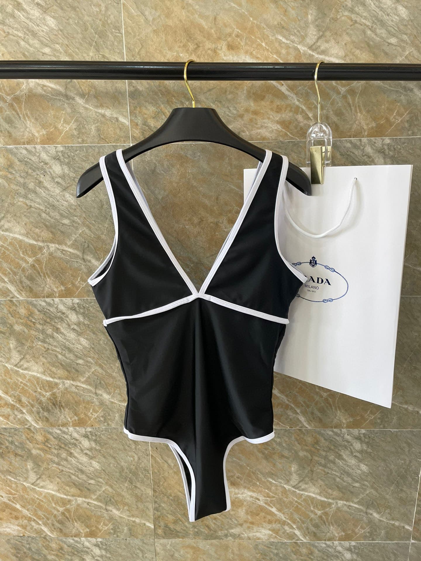 C24898 Chanel swimsuit – Chanel’s new backless one-piece swimsuit in black, simple and elegant. Suitable for various swimming scenarios 🏊‍♀️ Whether at the beach, in a swimming pool, in hot springs, or at water parks – it works well for all situations 😌 I — image 7