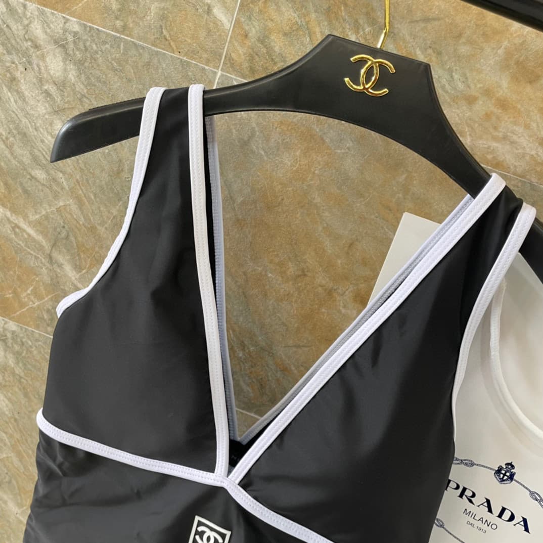 C24898 Chanel swimsuit – Chanel’s new backless one-piece swimsuit in black, simple and elegant. Suitable for various swimming scenarios 🏊‍♀️ Whether at the beach, in a swimming pool, in hot springs, or at water parks – it works well for all situations 😌 I — image 3