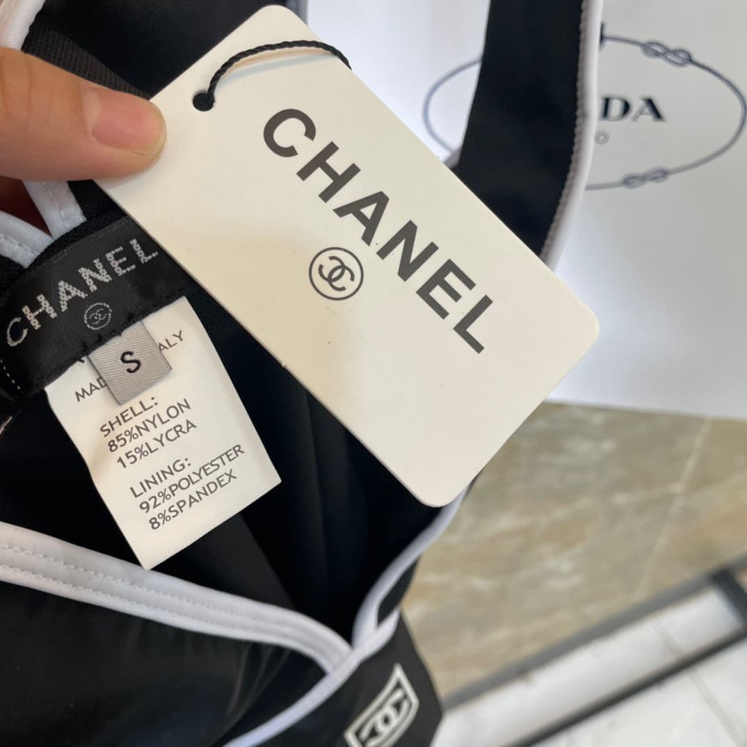C24898 Chanel swimsuit – Chanel’s new backless one-piece swimsuit in black, simple and elegant. Suitable for various swimming scenarios 🏊‍♀️ Whether at the beach, in a swimming pool, in hot springs, or at water parks – it works well for all situations 😌 I — image 6