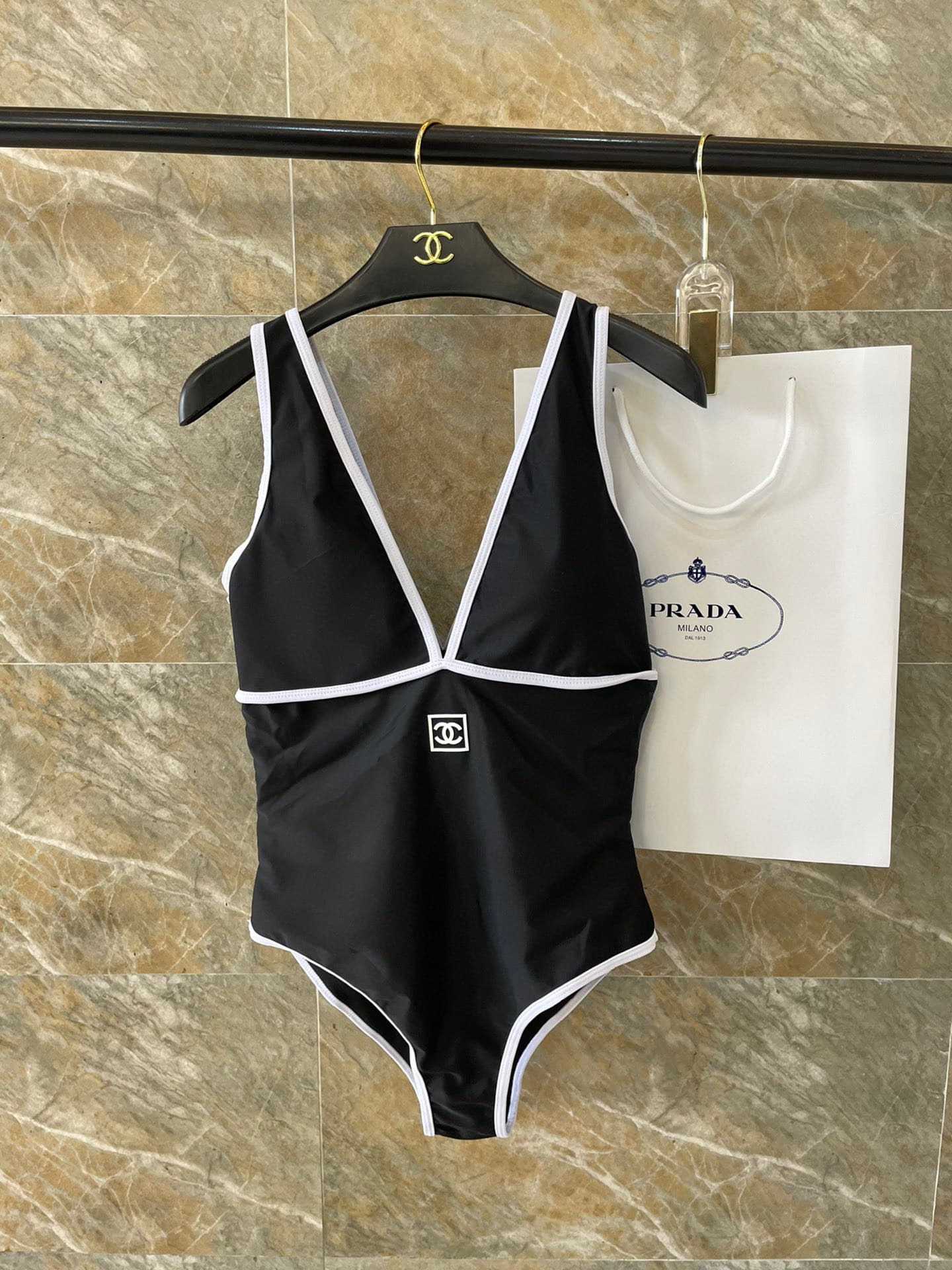 C24898 Chanel swimsuit – Chanel’s new backless one-piece swimsuit in black, simple and elegant. Suitable for various swimming scenarios 🏊‍♀️ Whether at the beach, in a swimming pool, in hot springs, or at water parks – it works well for all situations 😌 I — image 2