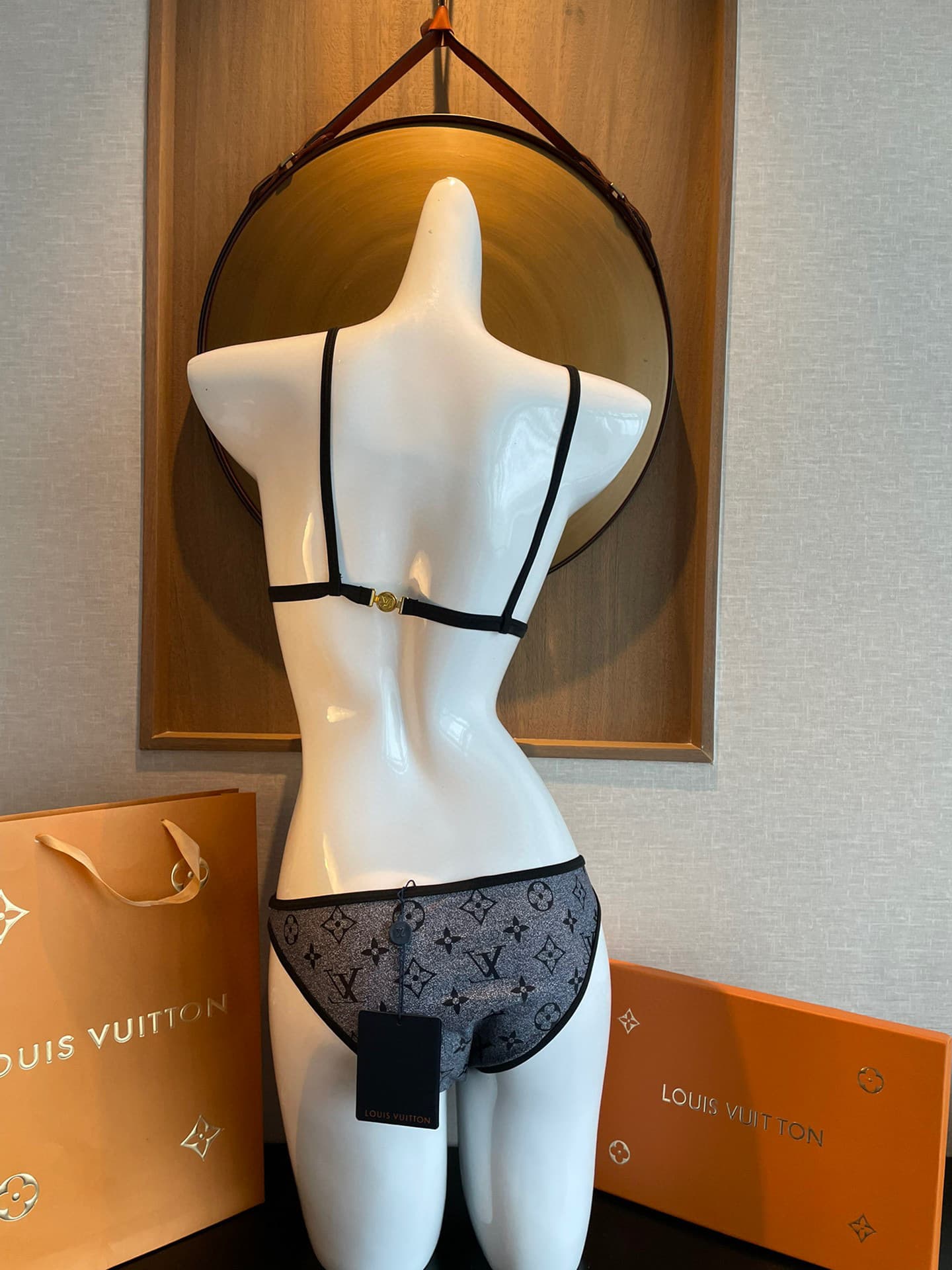 C24874 Lv swimsuit – Lv bikini 😍🥰 – It’s a swimsuit suitable for various scenarios 🏊‍♀️. It can be used at the beach, swimming pools, hot springs, water parks, and for rafting activities 😌. It can also be worn with inner garments. The one-piece design cov — image 3