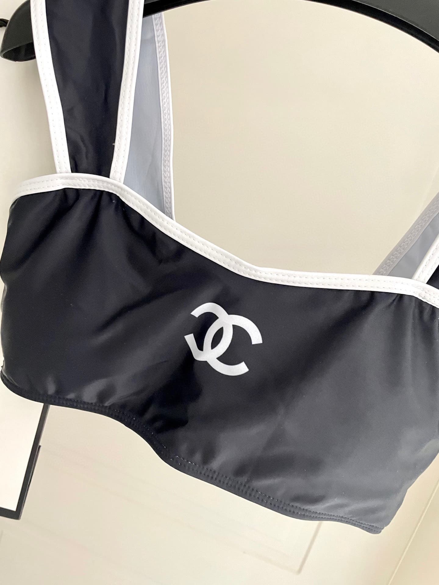 C24872 Chanel swimsuit – Chanel split design 😍🥰 A swimsuit suitable for various scenarios 🏊‍♀️ Whether at the beach, in a swimming pool, in hot springs, or at an aquatic park – it’s perfect for all those occasions 😌 It can also be worn with inner garments — image 6