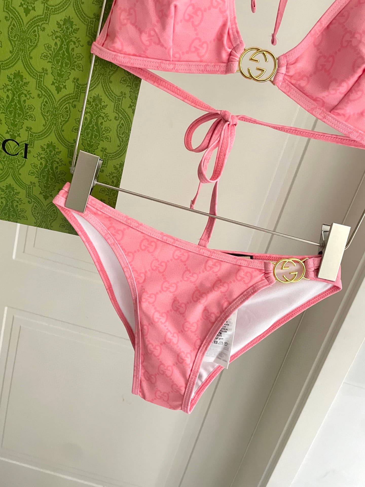 C24881 Gucci swimsuits – New Gucci bikinis that are suitable for various occasions🏊‍♀️ They can be used at the beach, swimming pools, hot springs, water parks, and for rafting too😌 They can also be worn with inner garments. The one-piece design covers the — image 7