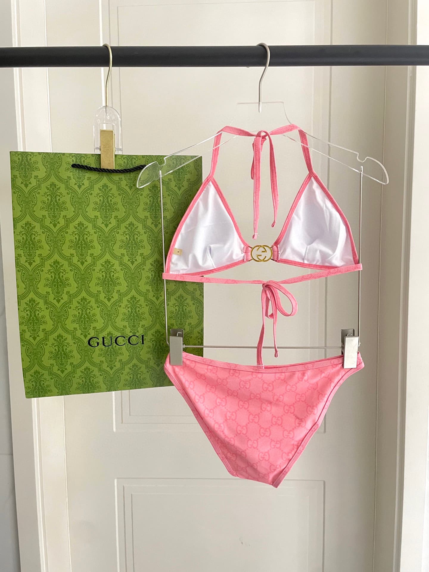 C24881 Gucci swimsuits – New Gucci bikinis that are suitable for various occasions🏊‍♀️ They can be used at the beach, swimming pools, hot springs, water parks, and for rafting too😌 They can also be worn with inner garments. The one-piece design covers the — image 8