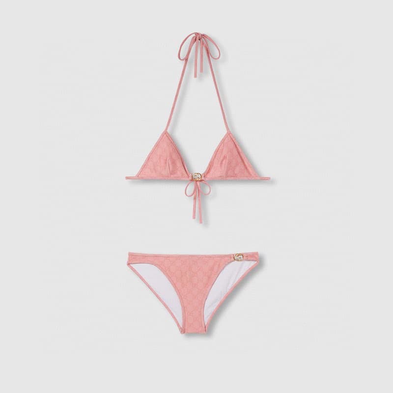 C24881 Gucci swimsuits – New Gucci bikinis that are suitable for various occasions🏊‍♀️ They can be used at the beach, swimming pools, hot springs, water parks, and for rafting too😌 They can also be worn with inner garments. The one-piece design covers the — image 3