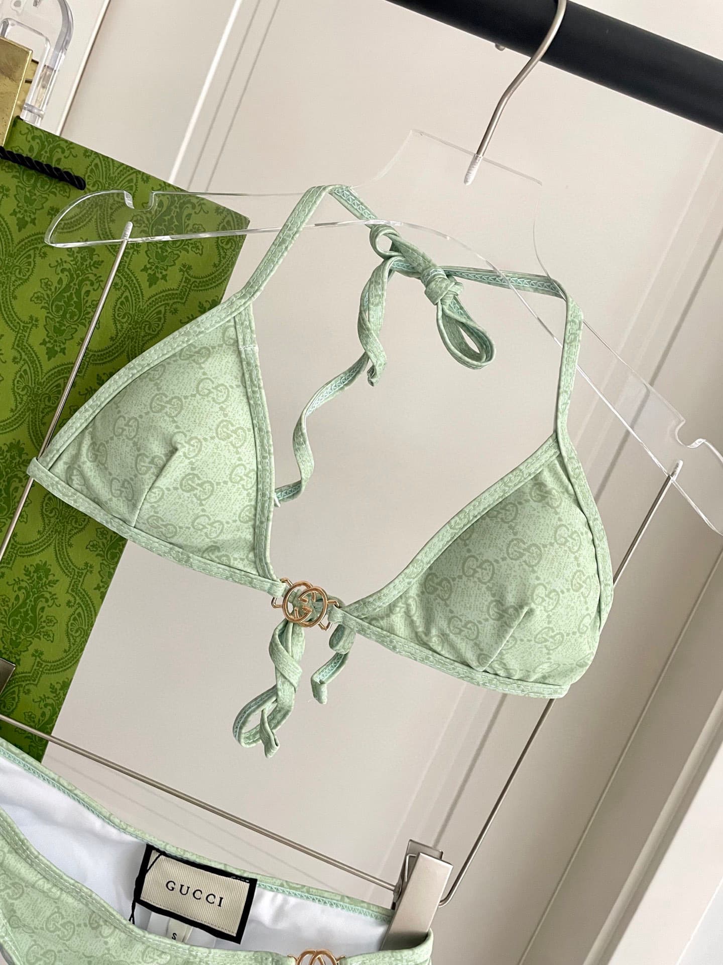 C24880 Gucci swimsuits – New Gucci bikinis, suitable for various situations 🏊‍♀️ Whether at the beach, in a swimming pool, in hot springs, or at water parks – they work well 😌 They can also be worn with inner clothes. The one-piece design covers the body  — image 2