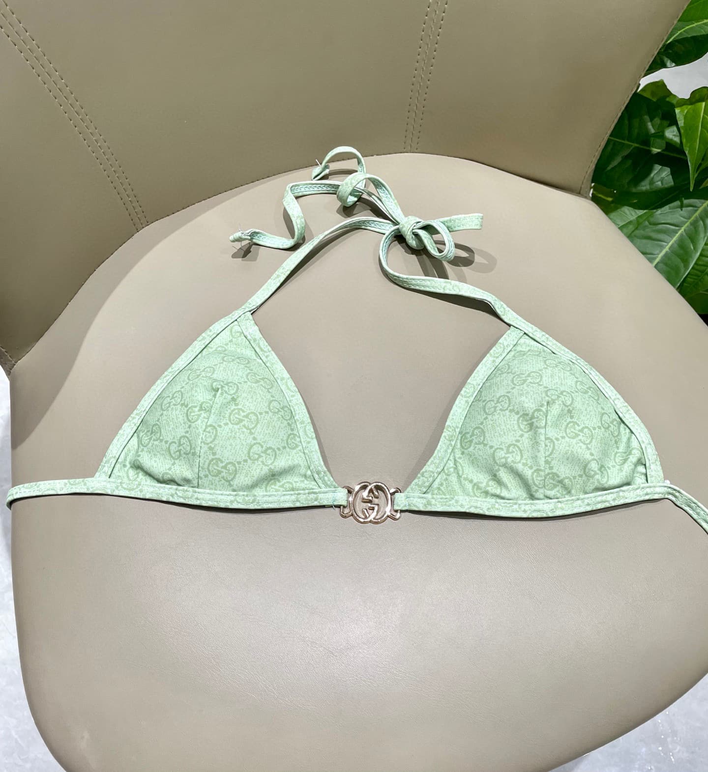C24880 Gucci swimsuits – New Gucci bikinis, suitable for various situations 🏊‍♀️ Whether at the beach, in a swimming pool, in hot springs, or at water parks – they work well 😌 They can also be worn with inner clothes. The one-piece design covers the body  — image 8