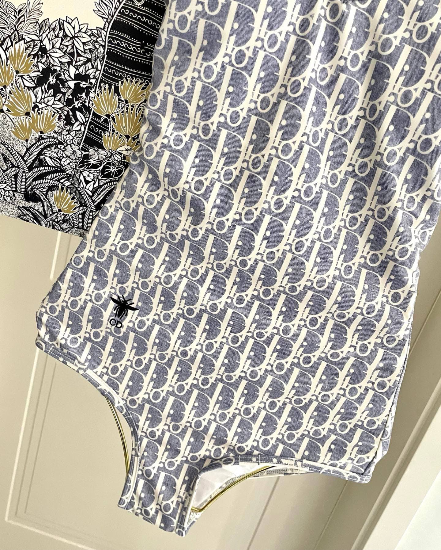 C24869 Diore swimsuit – New Diore one-piece swimsuit, trendy and fashionable 😍🥰 Suitable for various swimming scenarios 🏊‍♀️ At the beach, swimming pools, hot springs, water parks, and rafting – all are perfect! It can also be worn with inner clothes. The — image 5