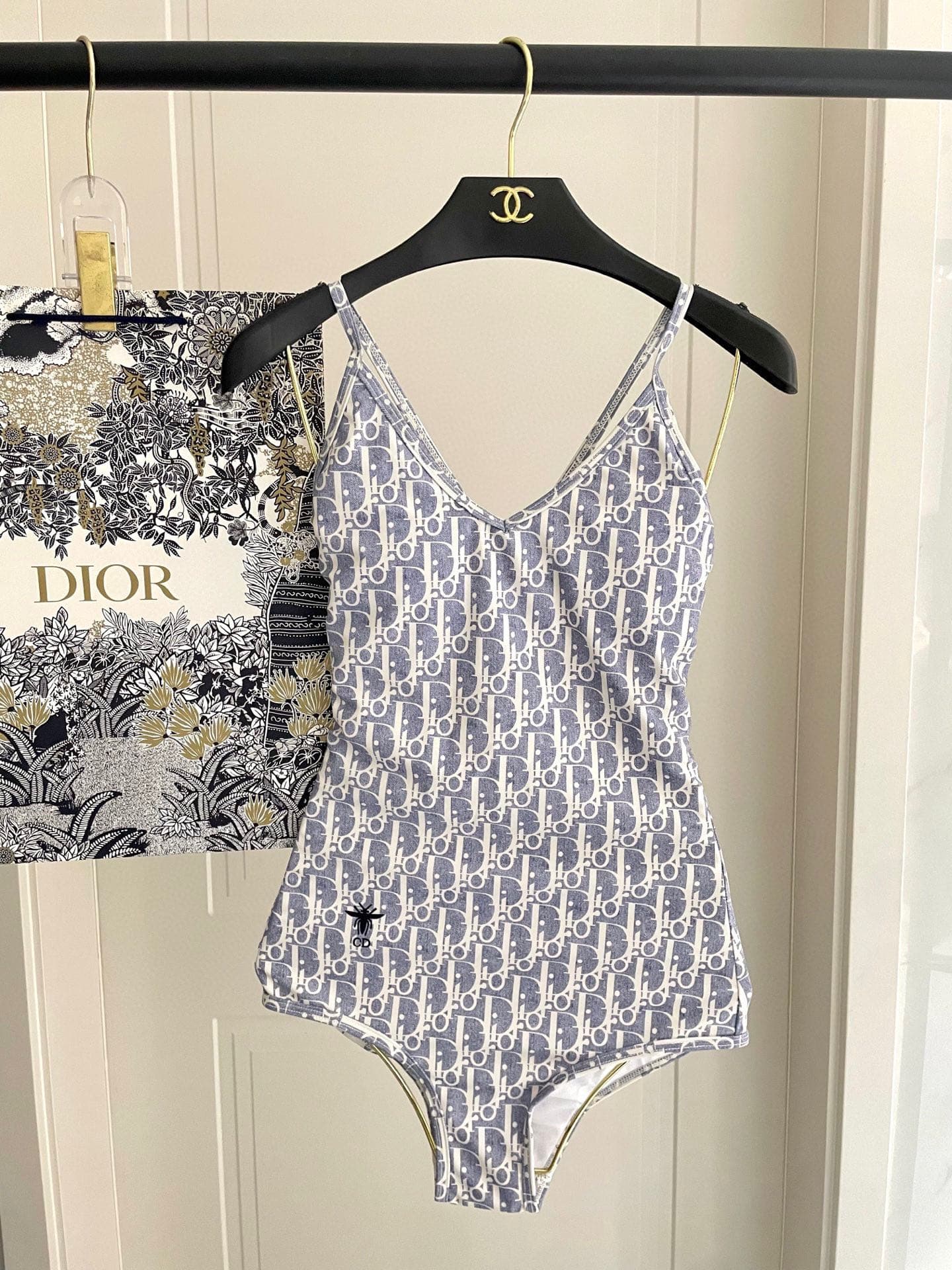 C24869 Diore swimsuit – New Diore one-piece swimsuit, trendy and fashionable 😍🥰 Suitable for various swimming scenarios 🏊‍♀️ At the beach, swimming pools, hot springs, water parks, and rafting – all are perfect! It can also be worn with inner clothes. The — image 3