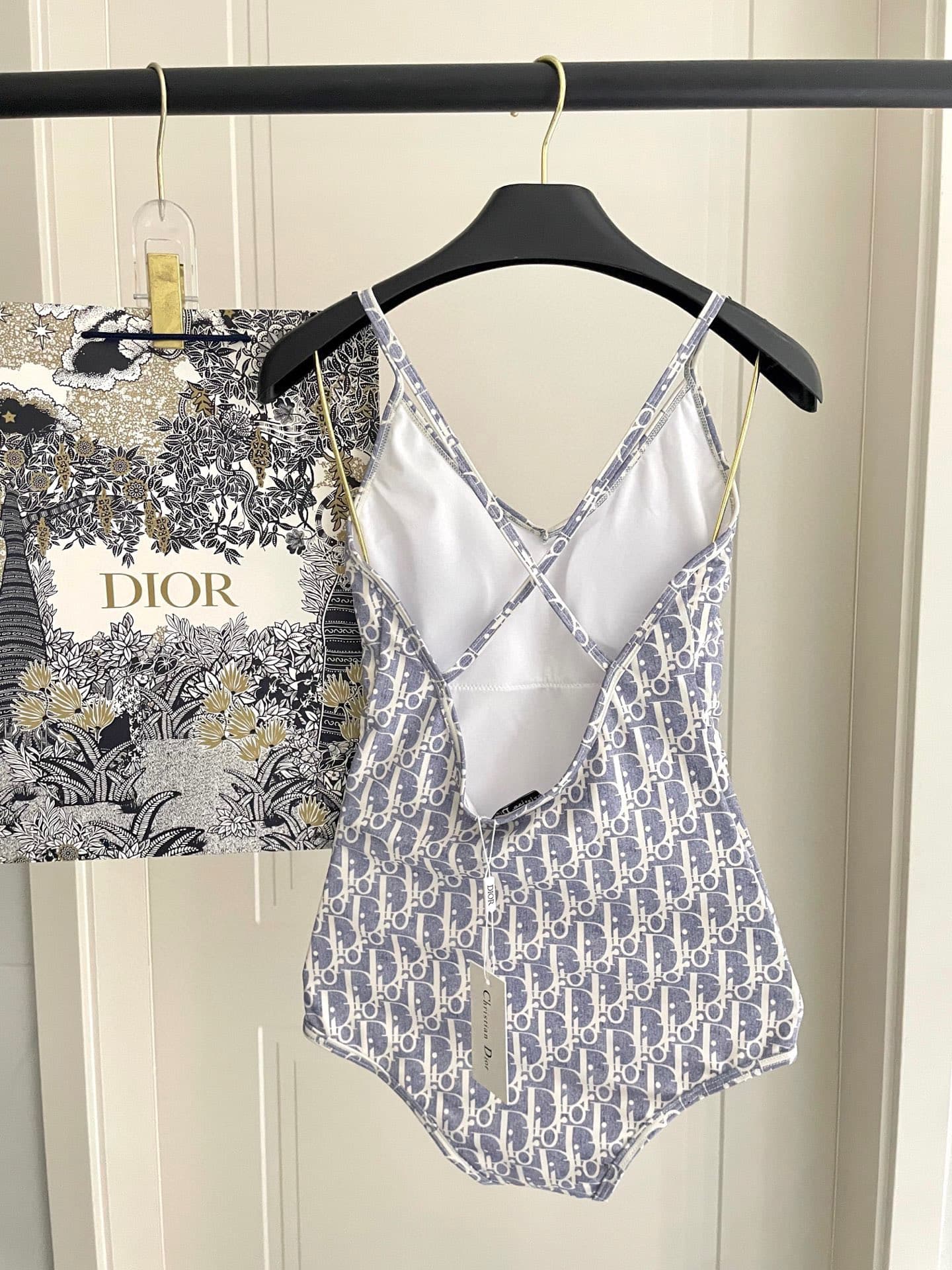 C24869 Diore swimsuit – New Diore one-piece swimsuit, trendy and fashionable 😍🥰 Suitable for various swimming scenarios 🏊‍♀️ At the beach, swimming pools, hot springs, water parks, and rafting – all are perfect! It can also be worn with inner clothes. The — image 6