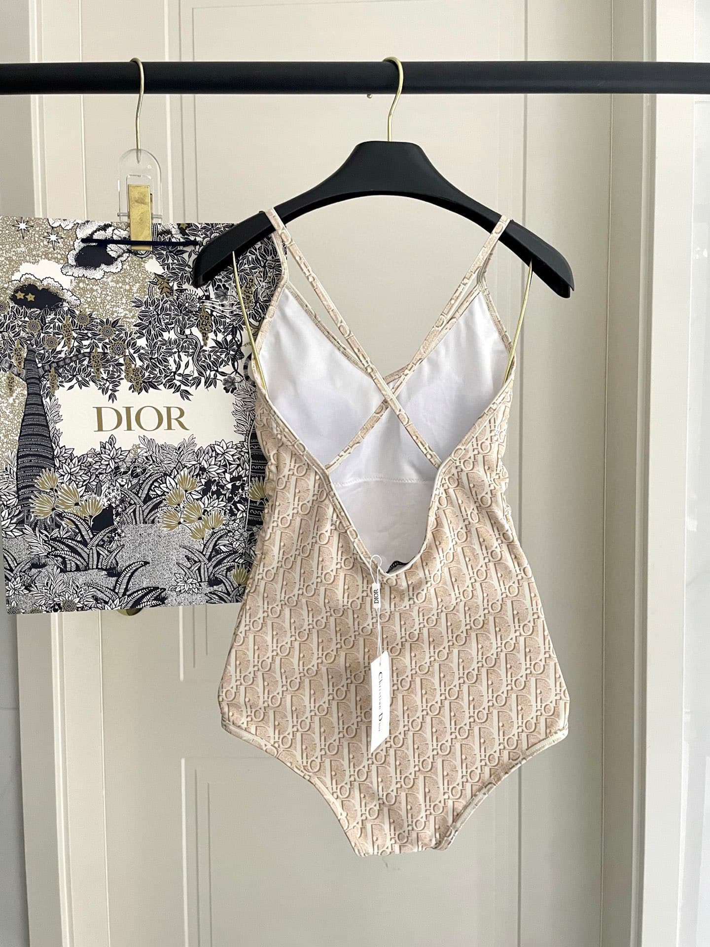 C24867 Diore swimsuit – New Diore one-piece swimsuit, fashionable and trendy 😍🥰 Suitable for various swimming scenarios 🏊‍♀️ At the beach, swimming pools, hot springs, water parks, and rafting – all are perfect 😌 It can also be worn with inner clothes. Th — image 5