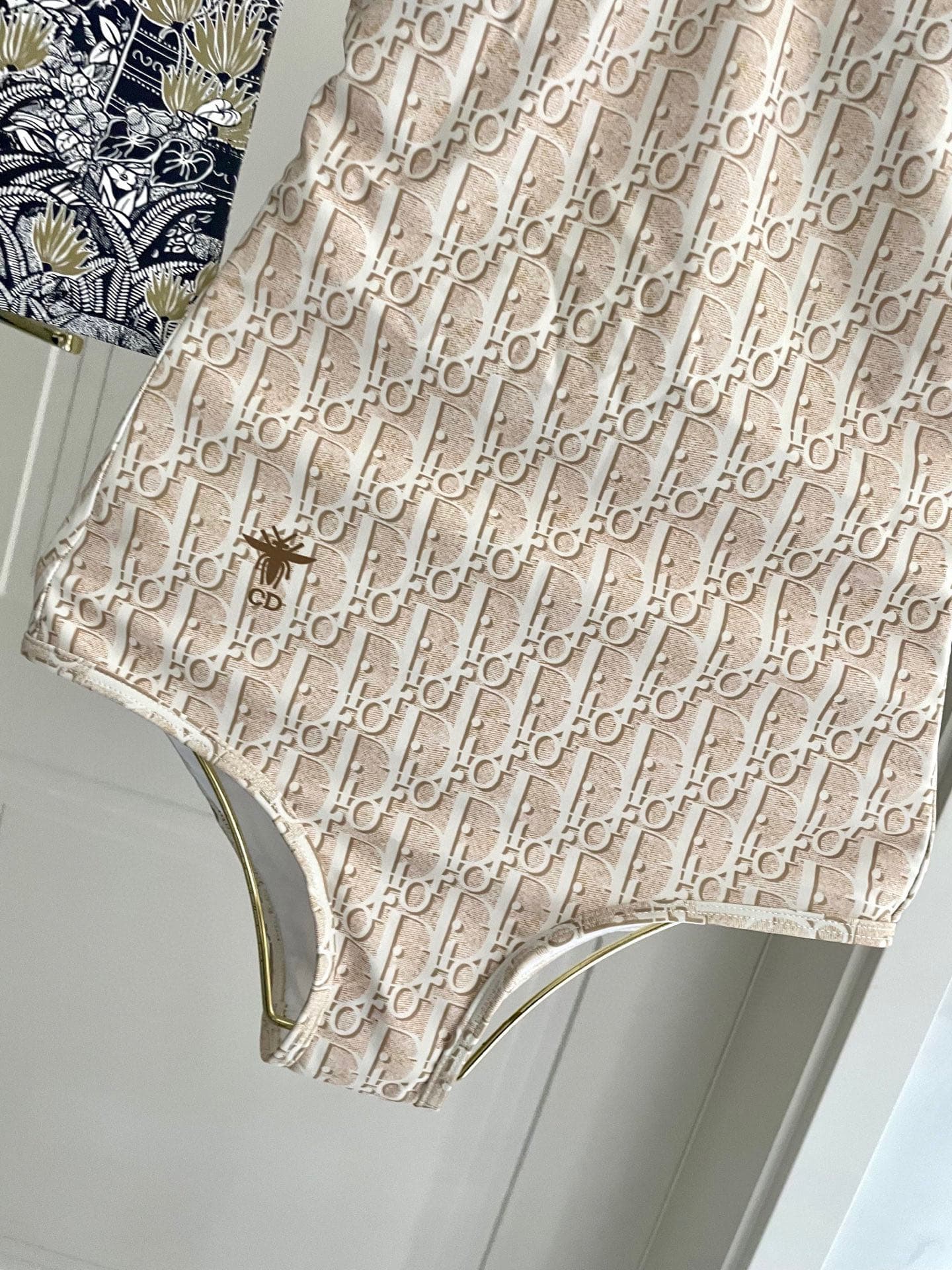 C24867 Diore swimsuit – New Diore one-piece swimsuit, fashionable and trendy 😍🥰 Suitable for various swimming scenarios 🏊‍♀️ At the beach, swimming pools, hot springs, water parks, and rafting – all are perfect 😌 It can also be worn with inner clothes. Th — image 4
