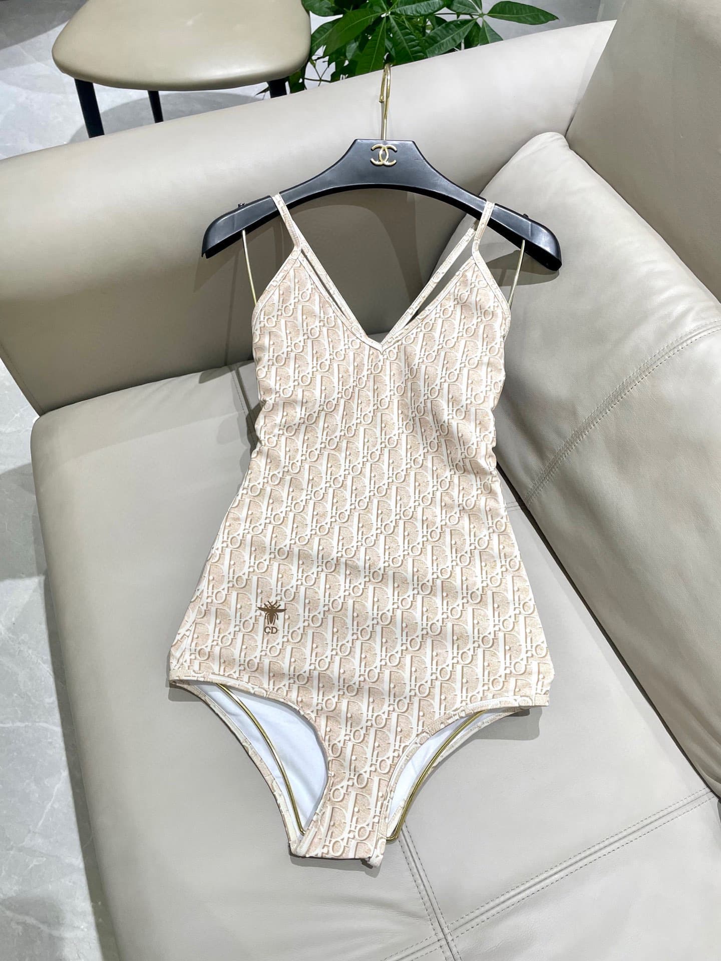 C24867 Diore swimsuit – New Diore one-piece swimsuit, fashionable and trendy 😍🥰 Suitable for various swimming scenarios 🏊‍♀️ At the beach, swimming pools, hot springs, water parks, and rafting – all are perfect 😌 It can also be worn with inner clothes. Th — image 6