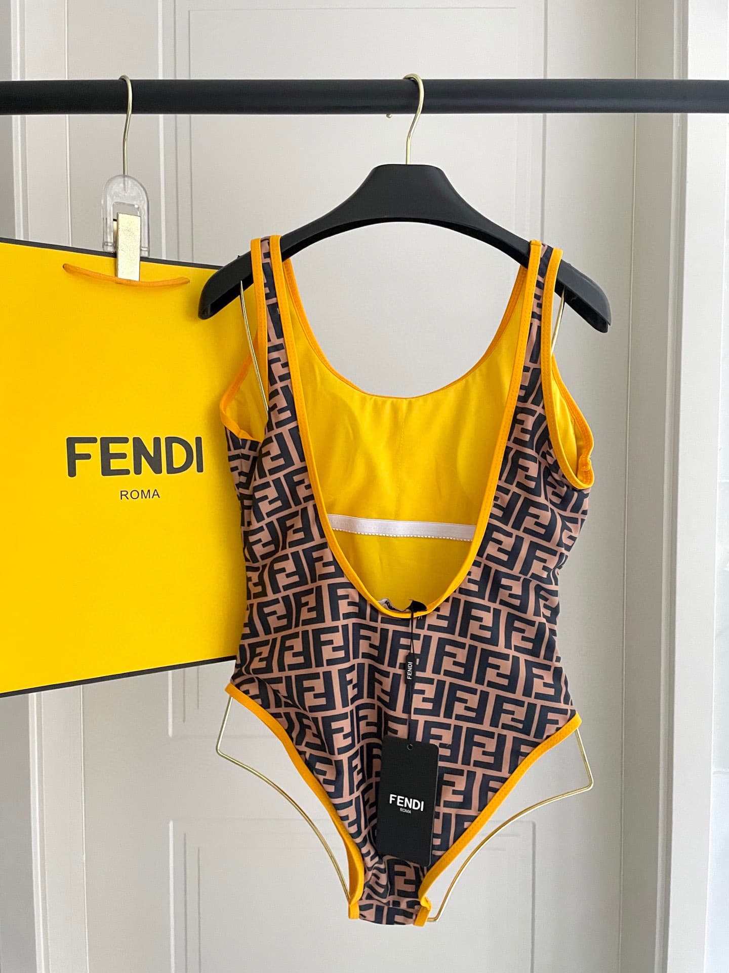 C24870 Fendi swimsuits – Fendi one-piece swimsuits 😍🥰 These swimsuits are suitable for various scenarios 🏊‍♀️ – by the sea, in swimming pools, hot springs, water parks, and rafting. They can also be worn with inner clothing. The one-piece design covers th — image 4