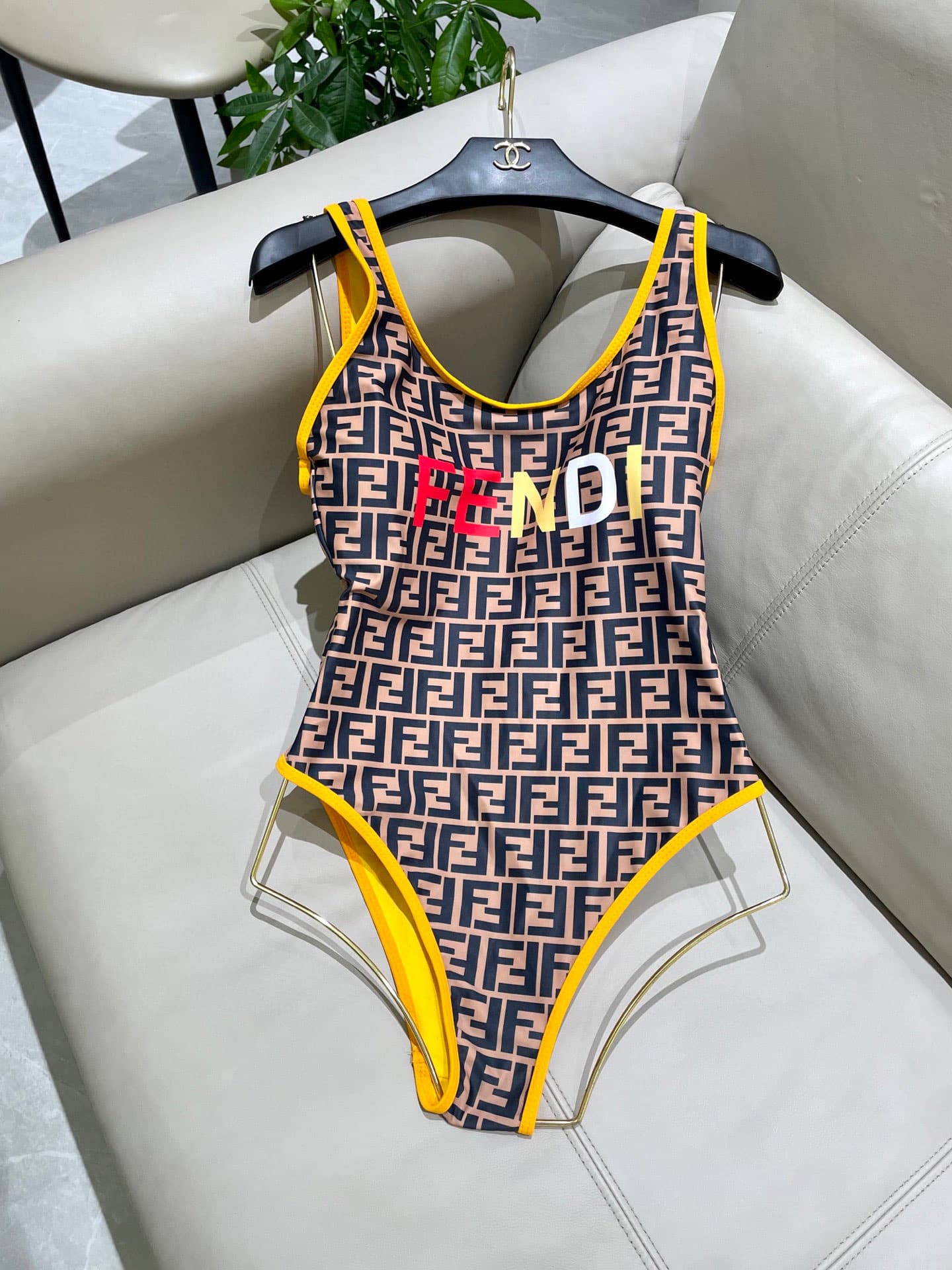 C24870 Fendi swimsuits – Fendi one-piece swimsuits 😍🥰 These swimsuits are suitable for various scenarios 🏊‍♀️ – by the sea, in swimming pools, hot springs, water parks, and rafting. They can also be worn with inner clothing. The one-piece design covers th — image 5