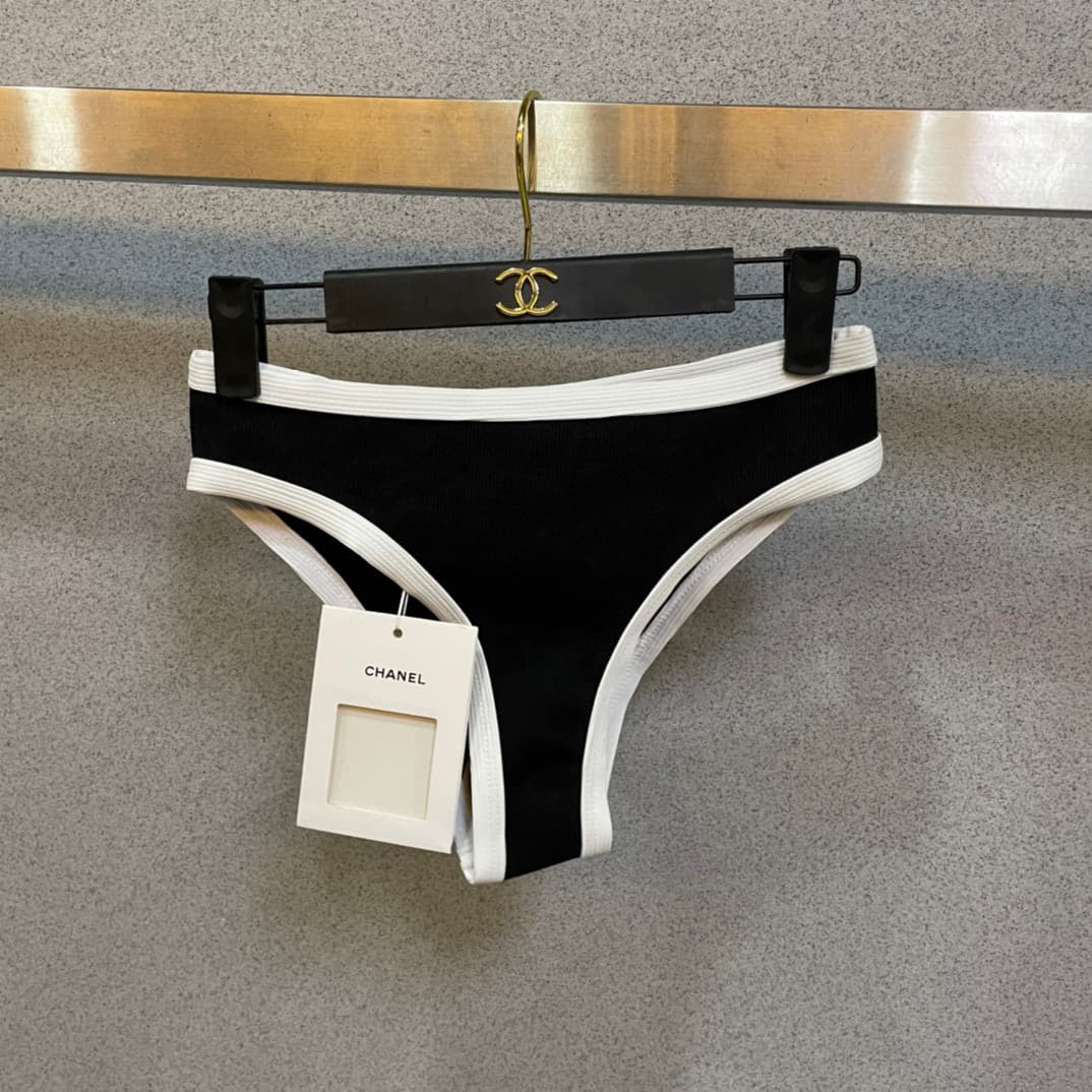 C24854 Chanel swimsuit – Chanel one-piece swimsuit 😍🥰 It’s suitable for various swimming scenarios 🏊‍♀️ At the beach, swimming pools, hot springs, water parks, and rafting trips – all are great! It can also be worn with inner clothes. The one-piece design — image 6