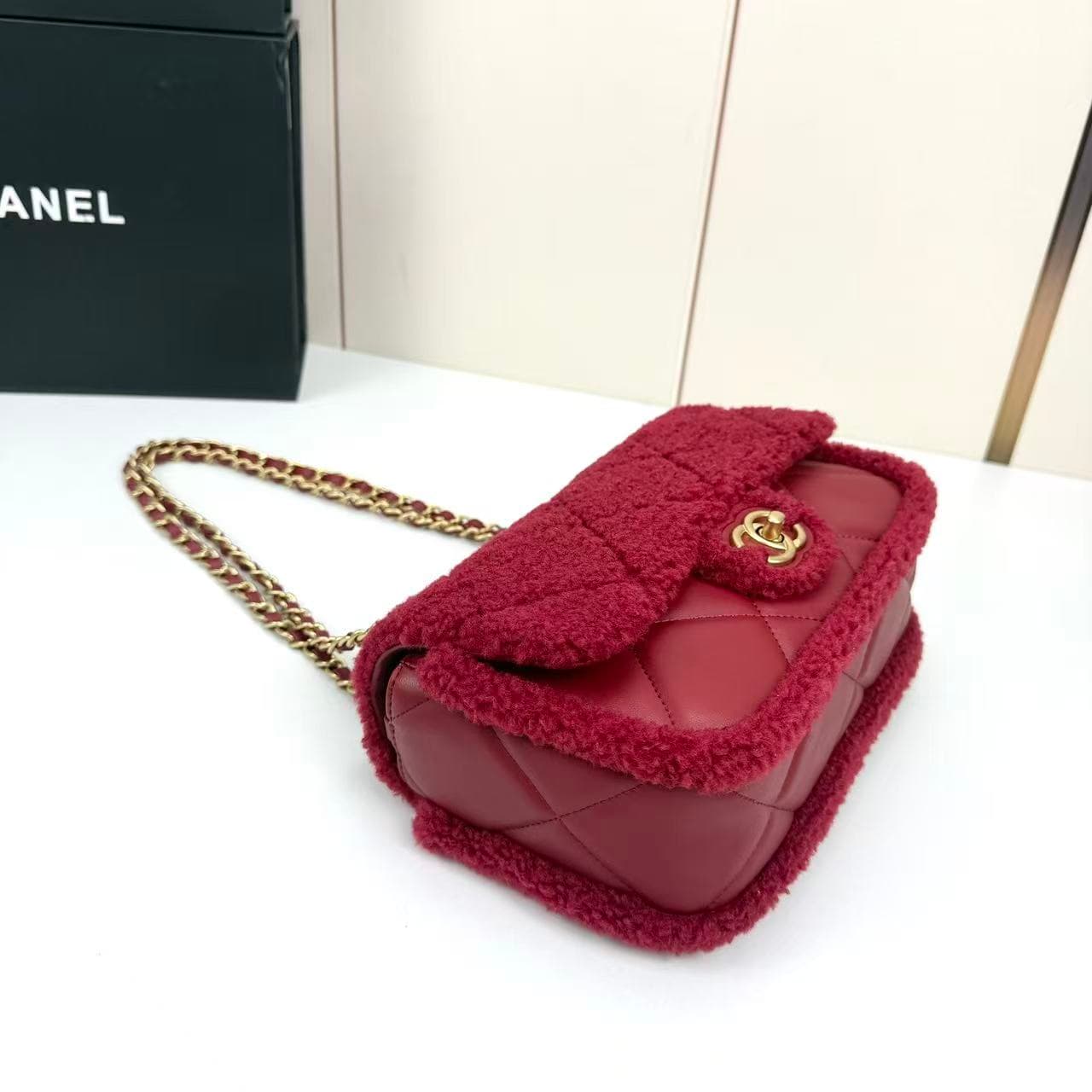 C808 🌸 Chanel lamb hair teddy bear 🧸 lip-pack — image 4
