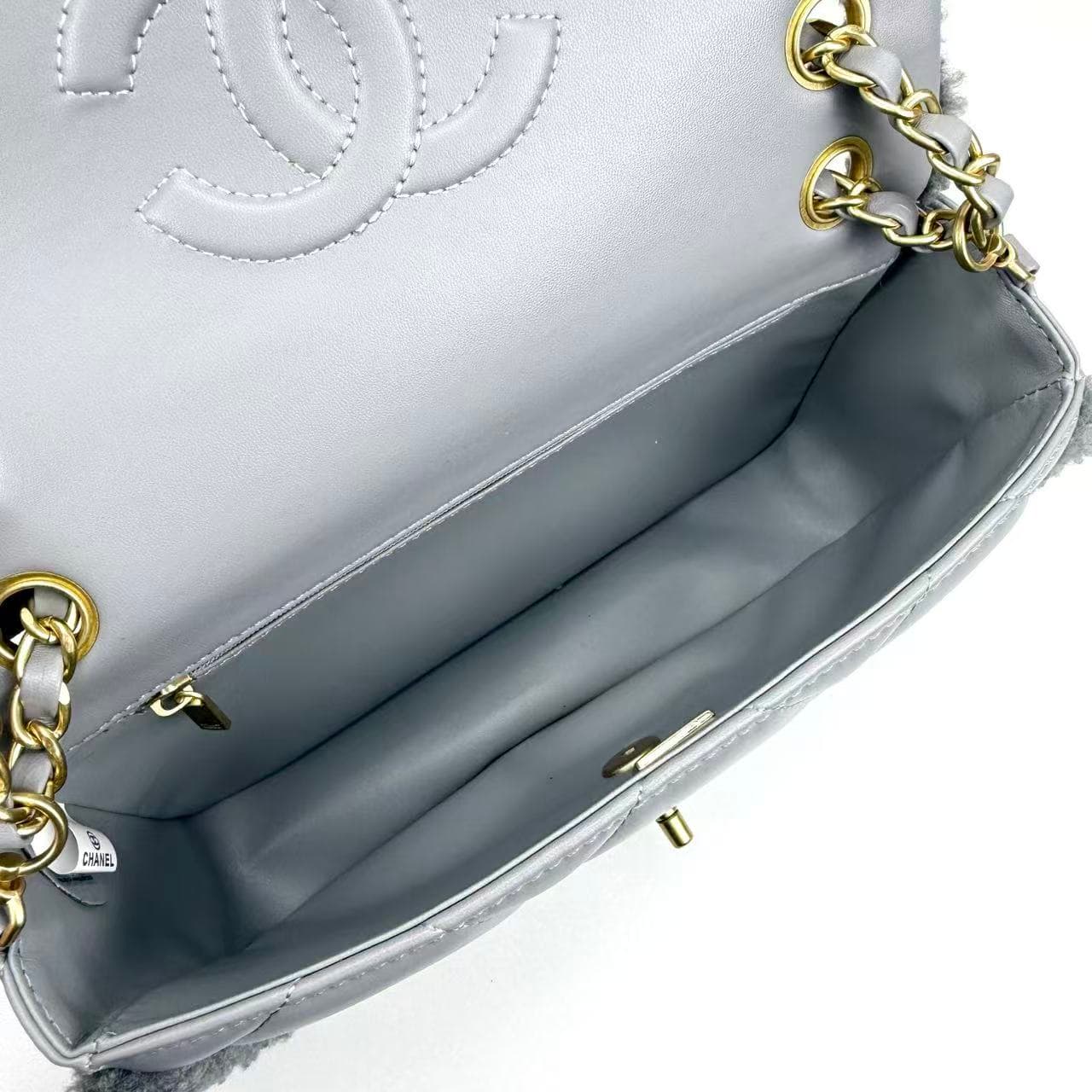 C807 🌸 Chanel lamb fur teddy bear 🧸 Lip-pad bag — image 5