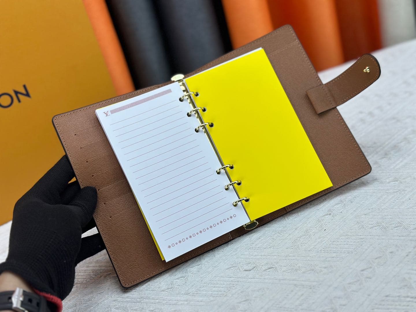 C5279 Wallet – Top-quality original version💎 [Photographed in real life, with home background] Model: M20004❤️ This small notebook cover is made of Monogram canvas. It can hold three credit cards, and can also be used as a brochure holder, notebook, or ca — image 7