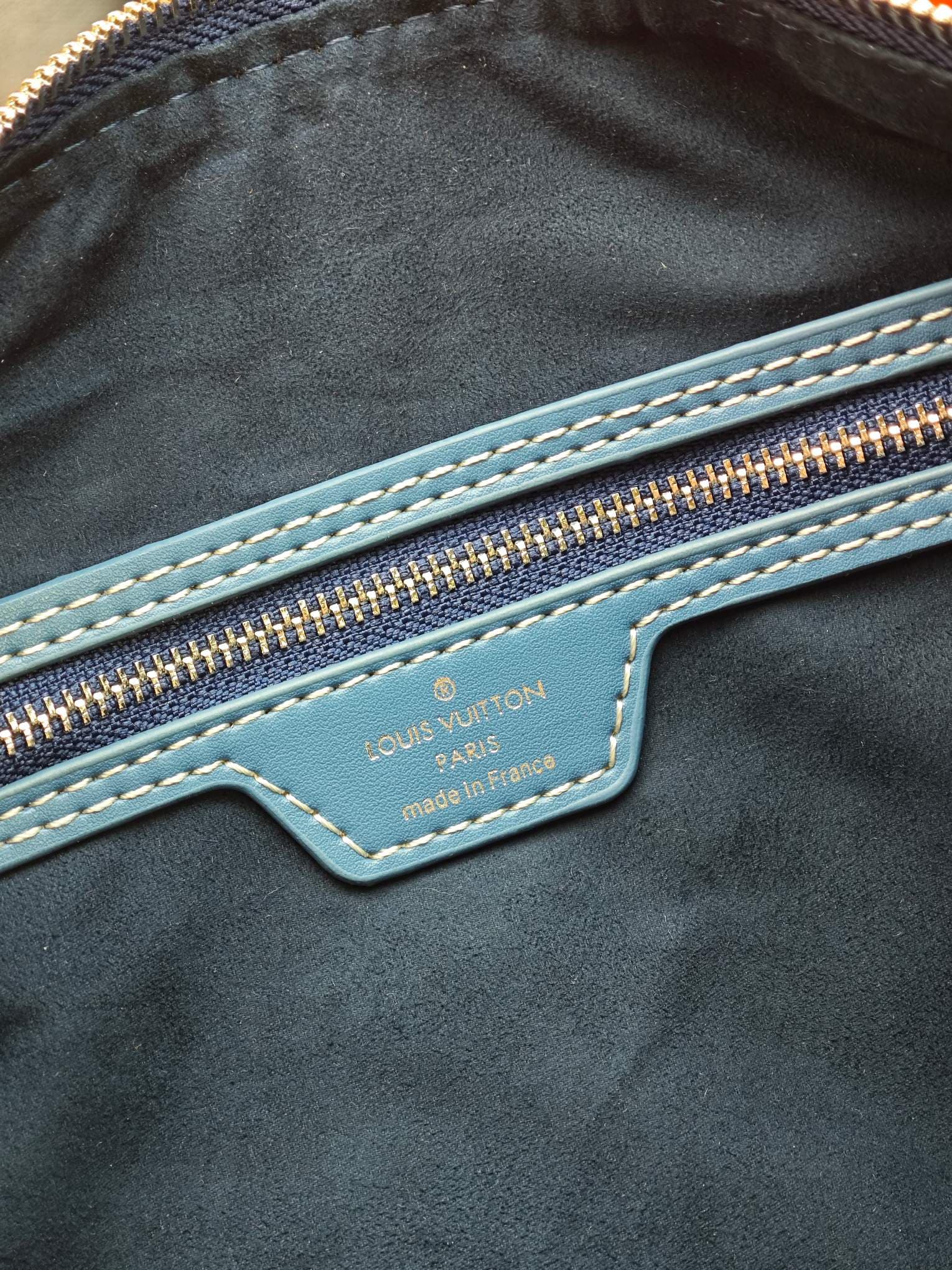 C5220 Upgraded version: M18076, M15159, M25766, M13344, M13085-M13257-M40391-M13257. Replica jeans – for fashion shows. This Speedy Soft 30 model is part of the “LV Travels With Grace Coddlington” collection. — image 8