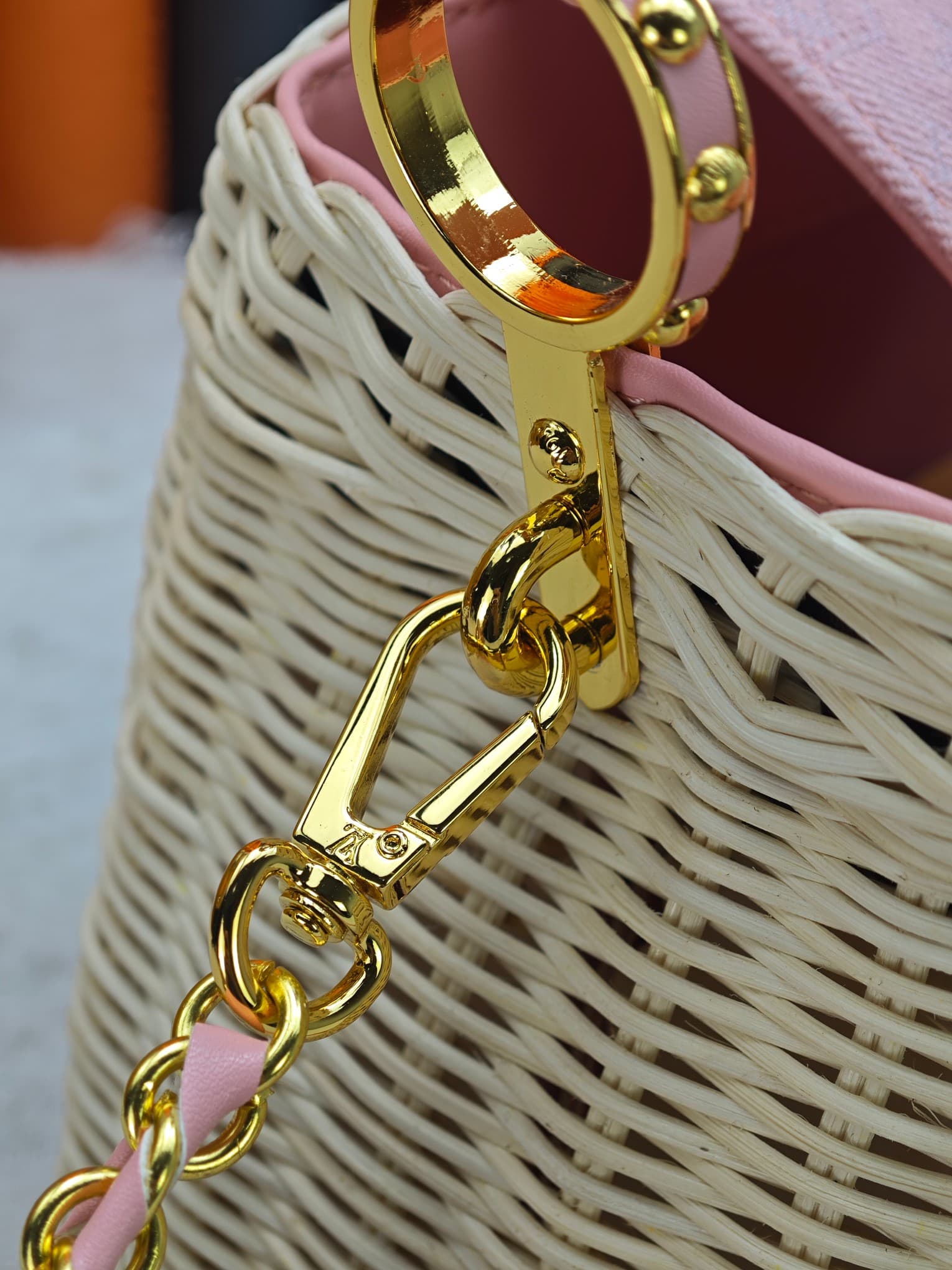 C5219 💰【Top-quality original products from Guangzhou】M28549 M28548 – blue and pink colors. This Capucines BB handbag belongs to the Rattan collection. It features a flip cover and the Louis Vuitton Monogram pattern, creating a unique design for this seaso — image 7