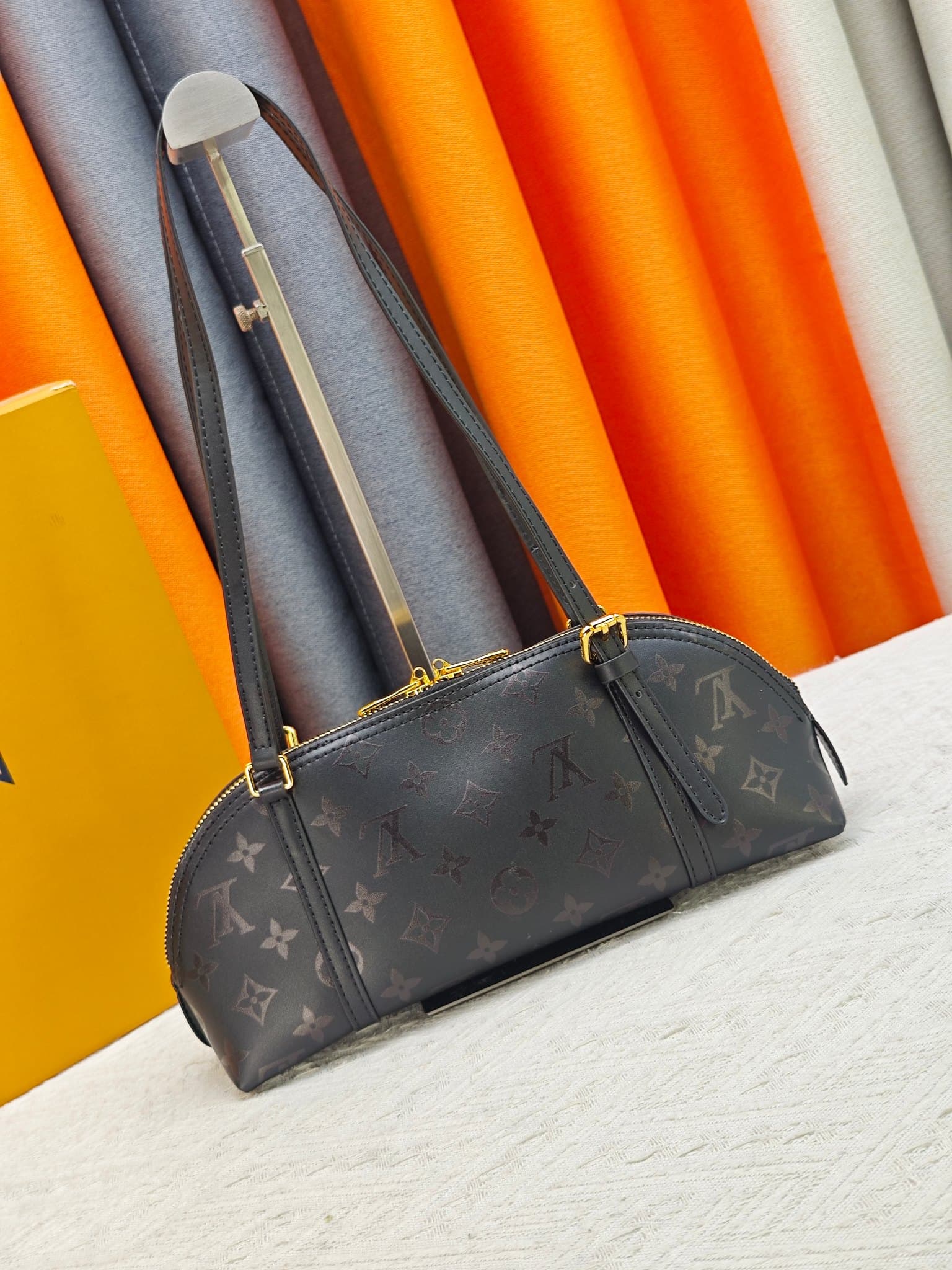 C5038 M3A167 M28953 Retro LV 2026 Spring/Summer | A modern feast that transcends time and space — image 4
