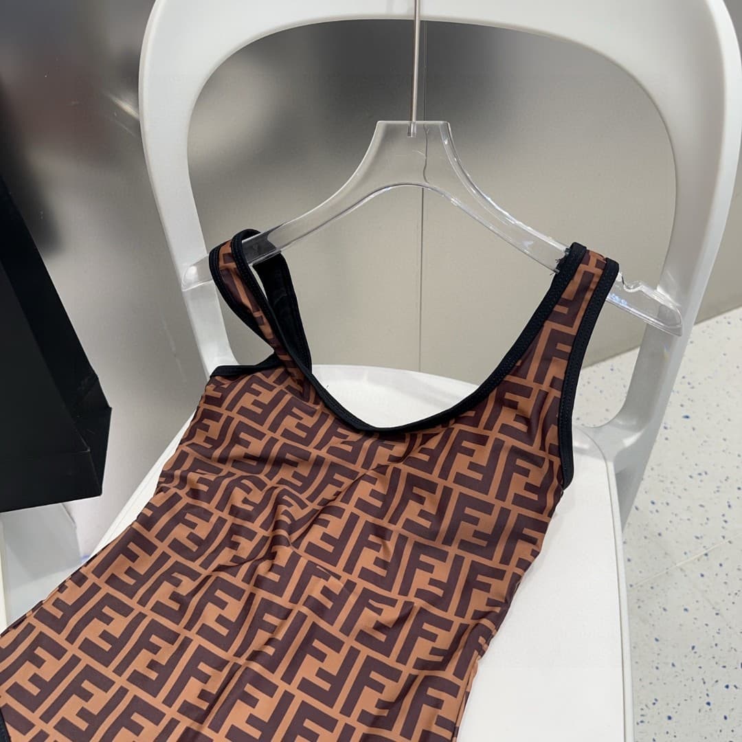 C24923 【♥️🍿️ Gaobanben with packaging】Fendi swimsuits — image 2