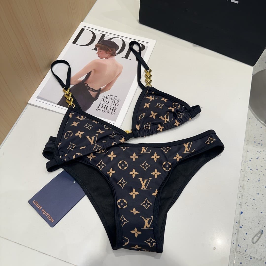 C24900 Lv swimsuit — image 3