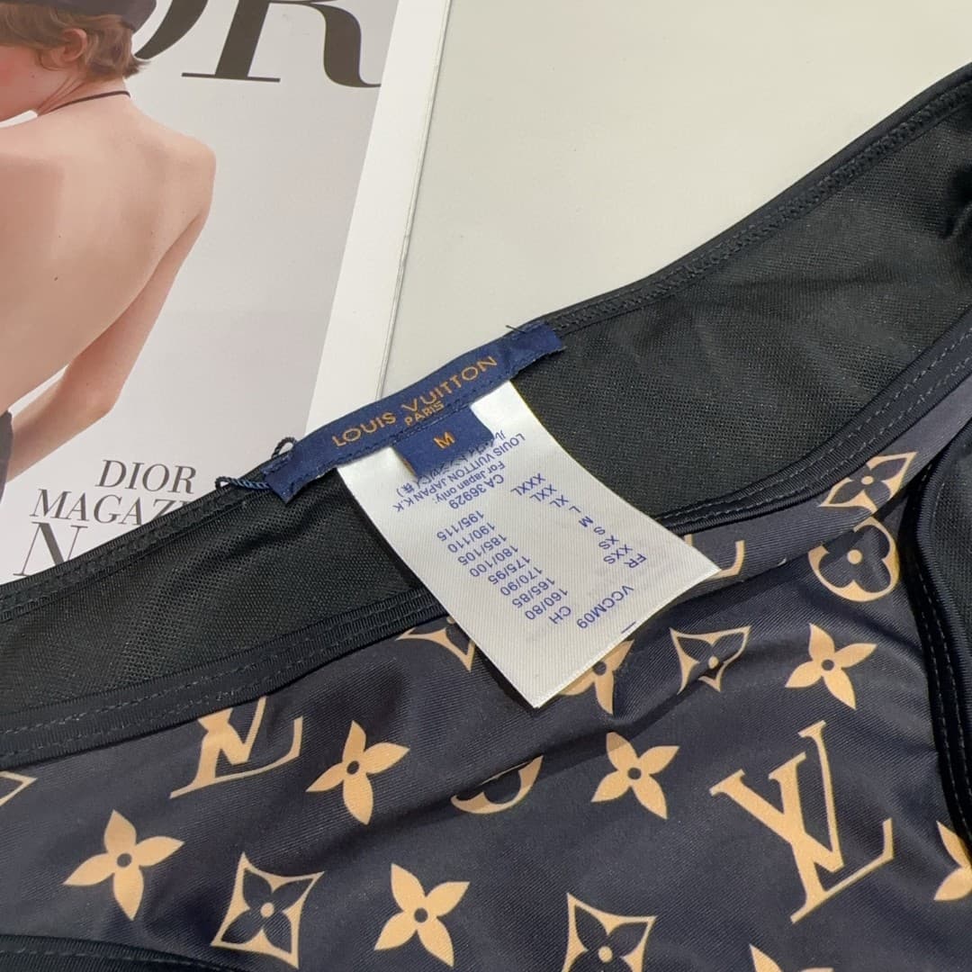 C24900 Lv swimsuit — image 7
