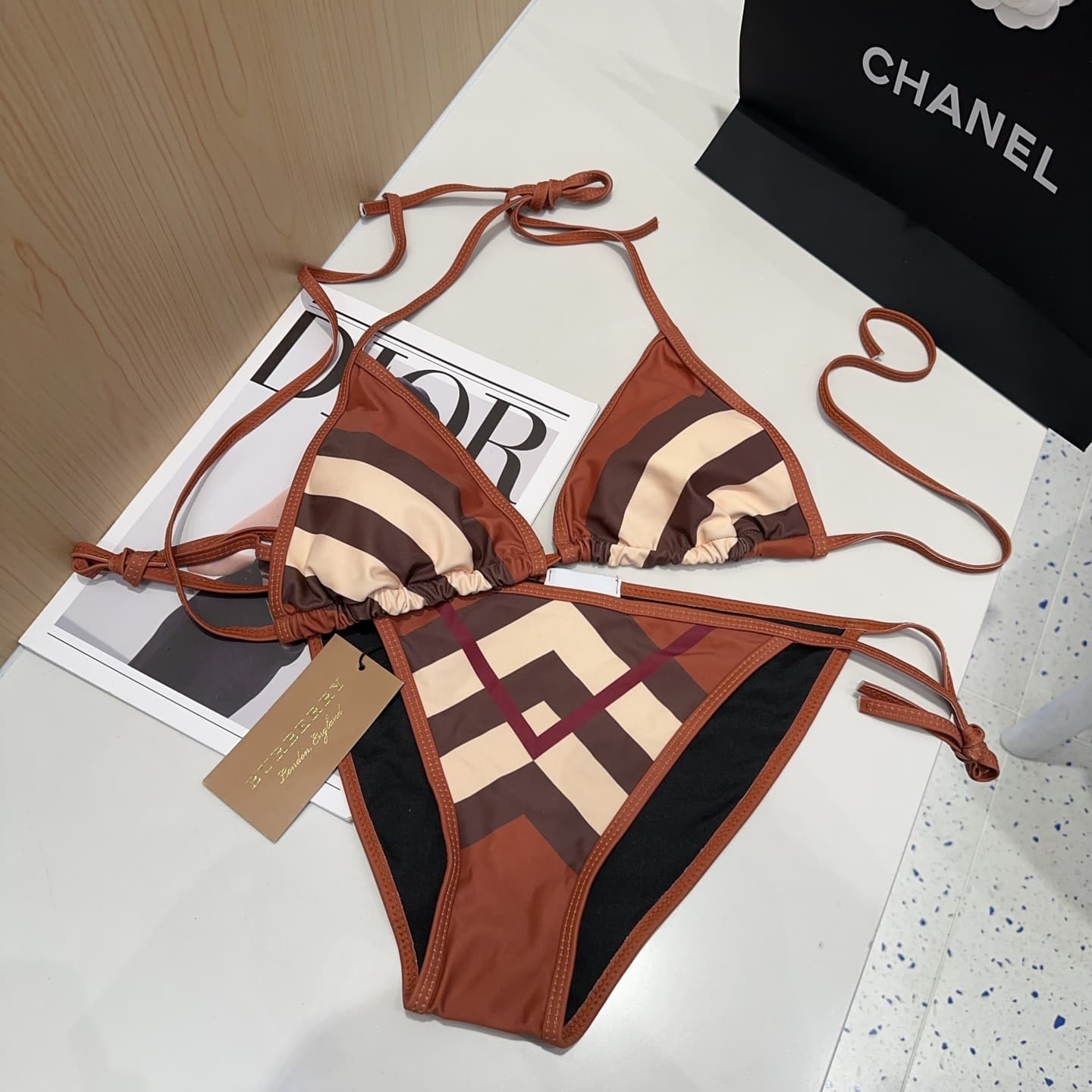 C24865 Burberry swimsuits — image 3