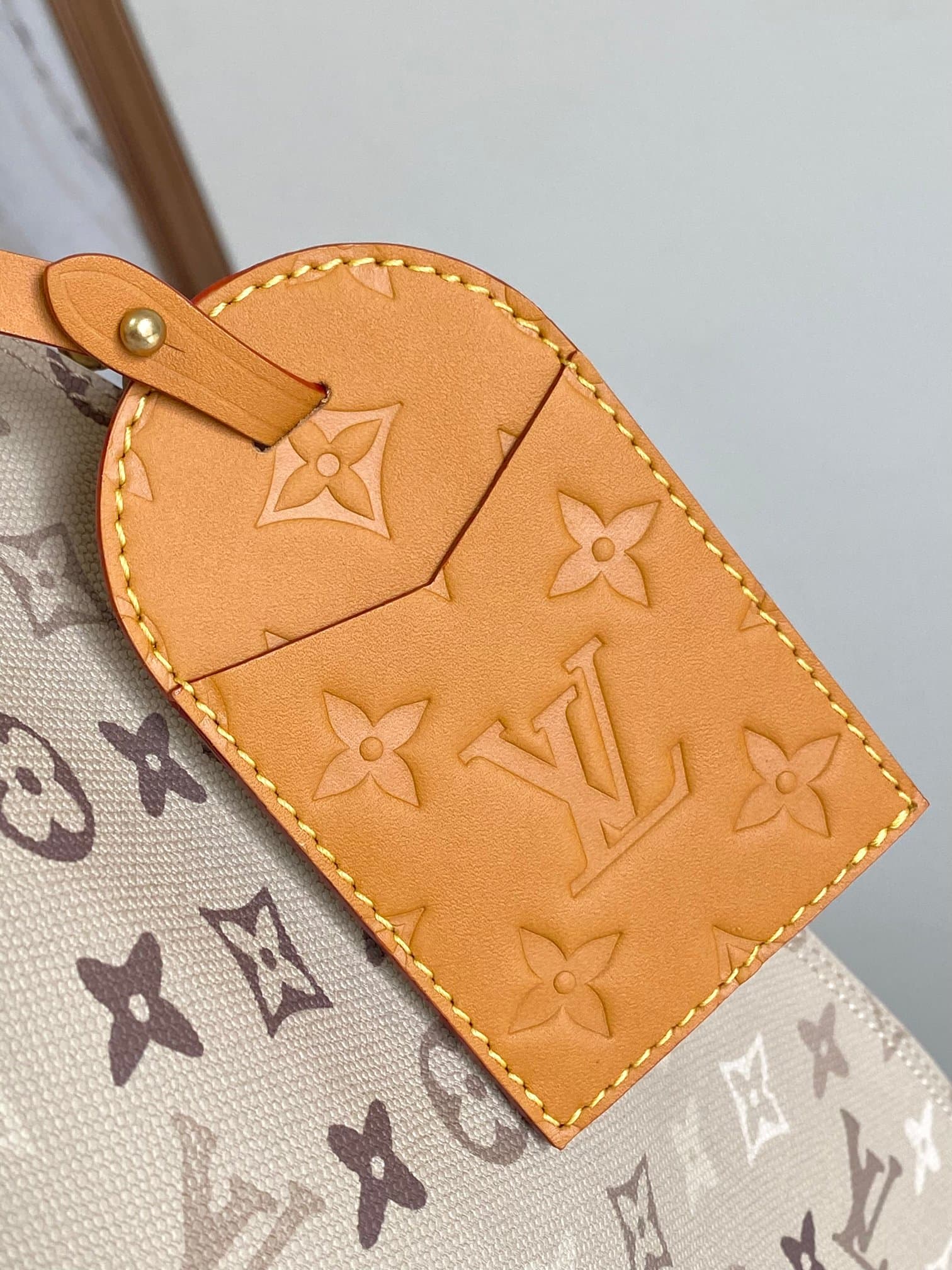 C5328 [Haiguan Exclusive Single Real Estate Transaction] Semi-steel 163 chip [LV METIS Handbag]. M26931 in apricot color, M27181 in green. This Métis handbag, made of Monogram canvas, embodies a self-assured attitude. The Métis handbag emphasizes lines an — image 7