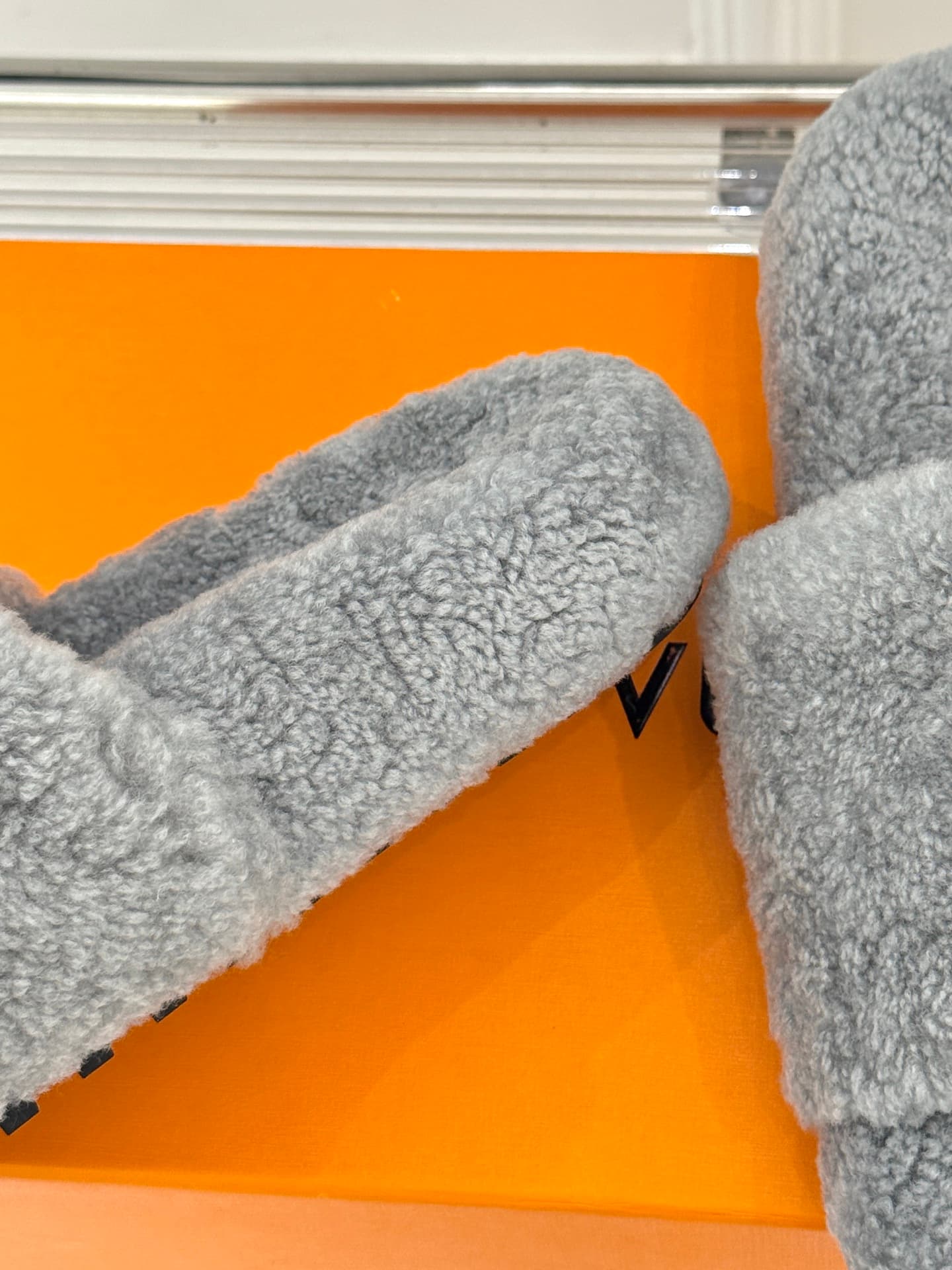 D9142 🏧𝐋𝐕DolceRossa’s classic popular slippers — image 6