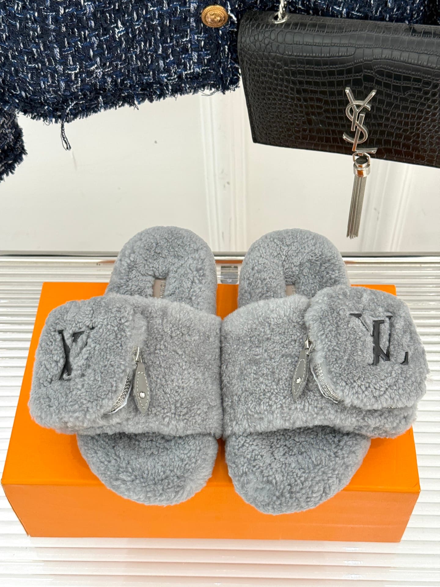 D9142 🏧𝐋𝐕DolceRossa’s classic popular slippers — image 4