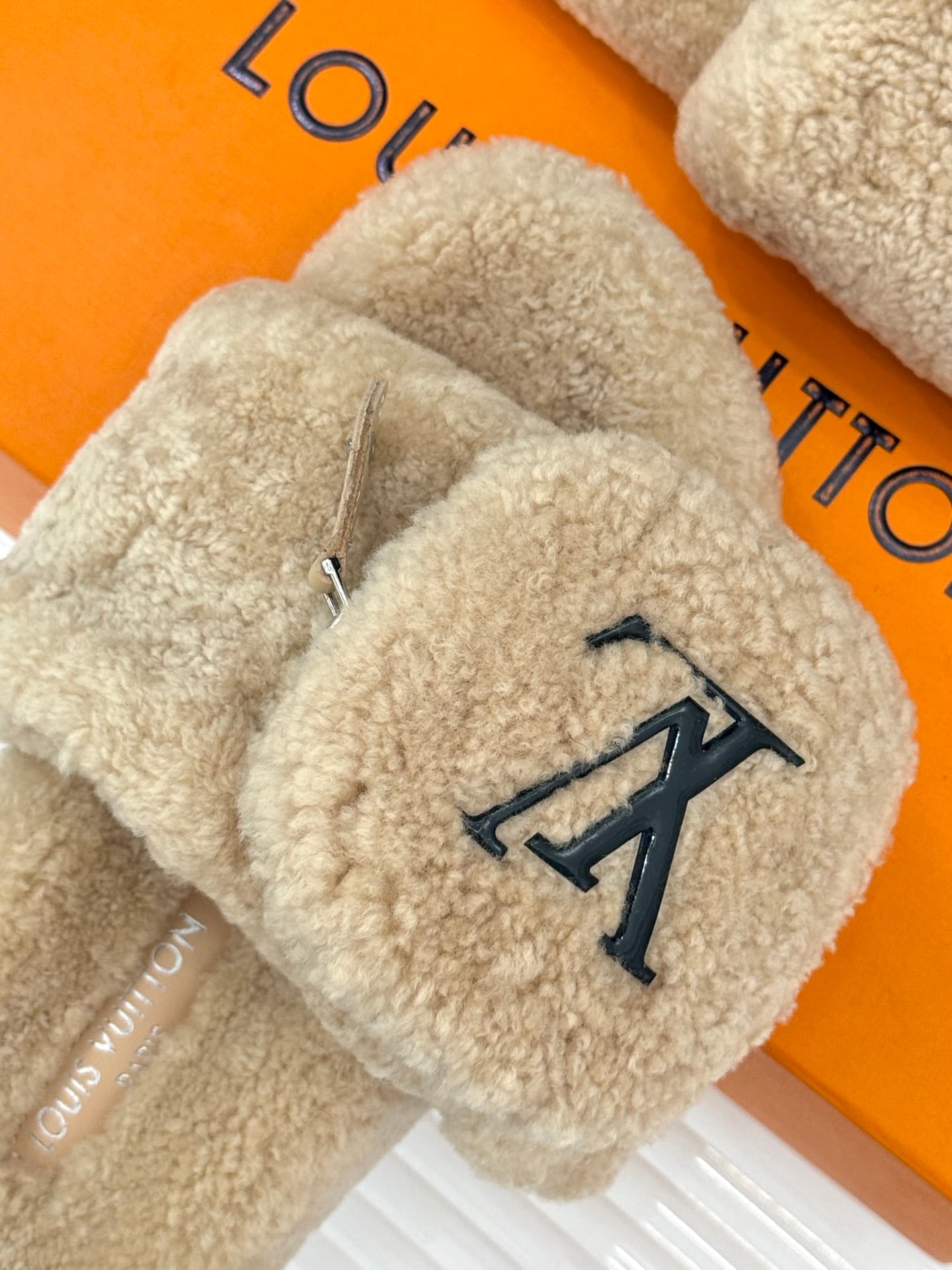 D9141 🏧𝐋𝐕Doris brand’s popular classic slippers — image 7