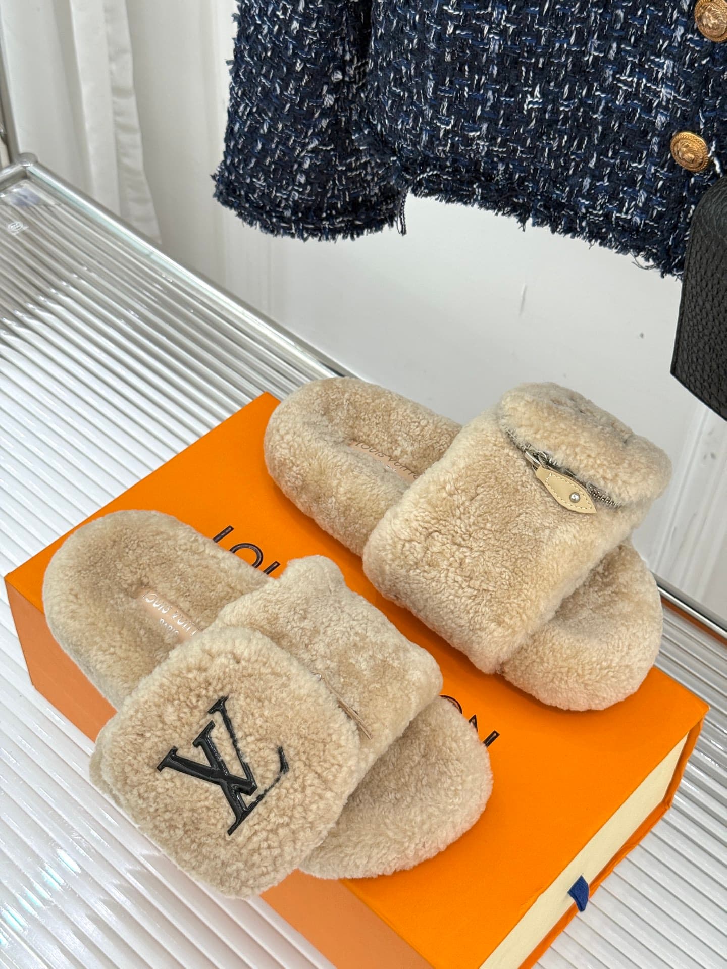 D9141 🏧𝐋𝐕Doris brand’s popular classic slippers — image 3