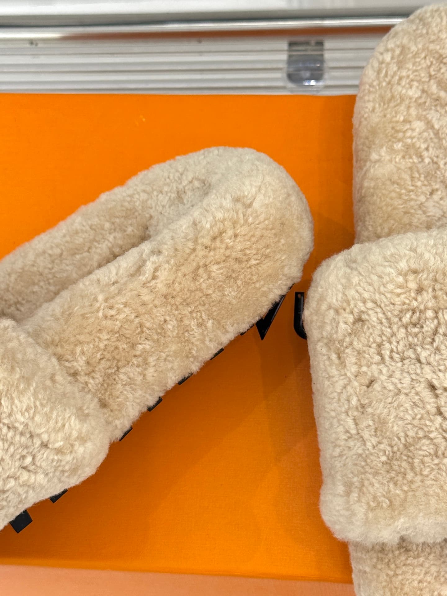 D9141 🏧𝐋𝐕Doris brand’s popular classic slippers — image 6