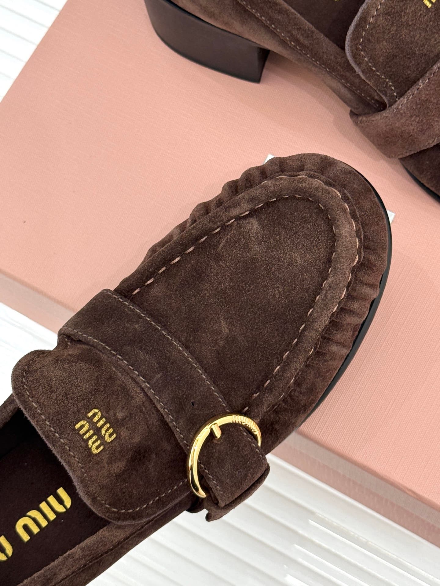 D10520 🏧𝐌𝐢𝐮𝐌𝐢𝐮Miu Miu’s top new models — image 7