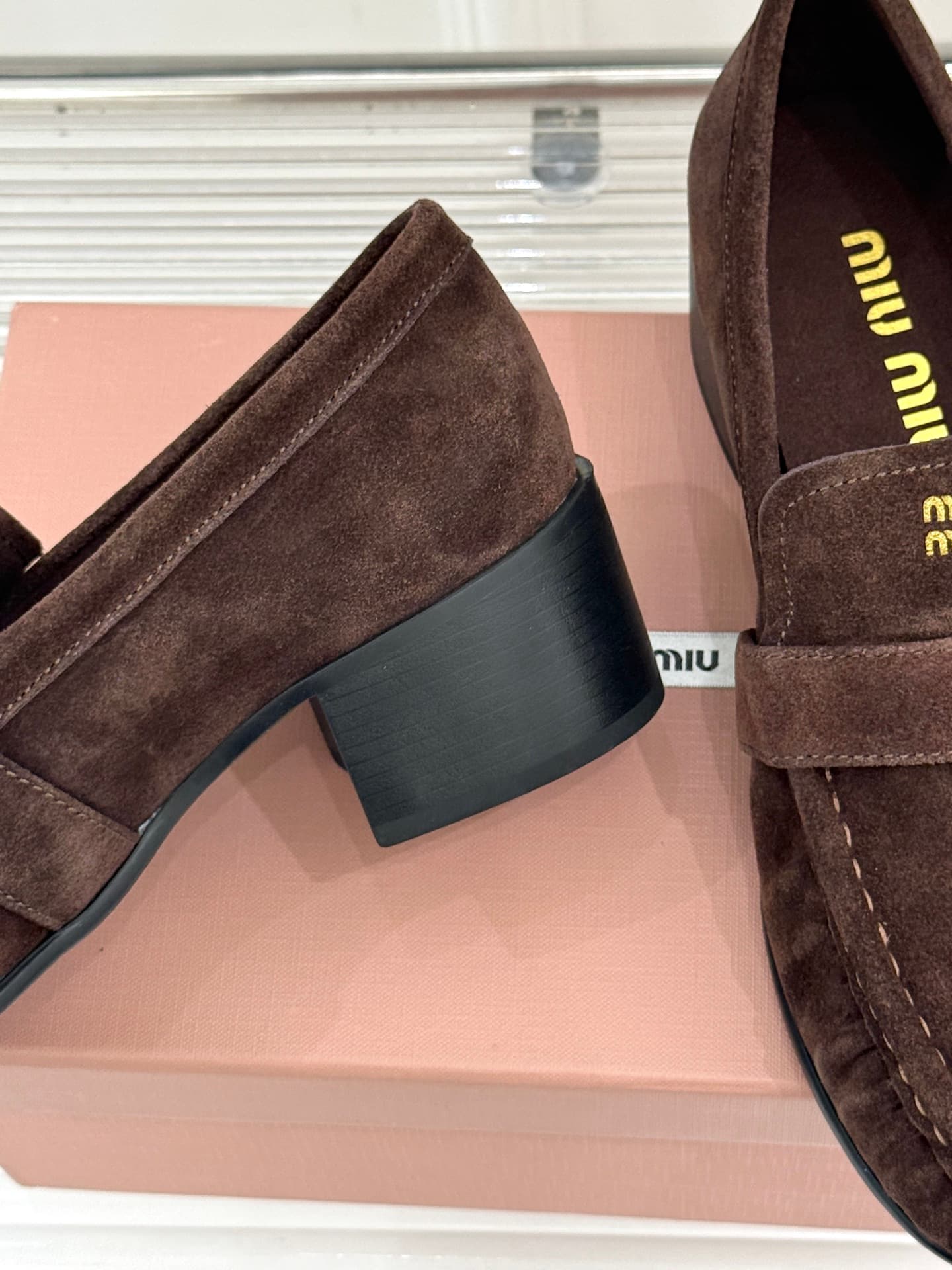 D10520 🏧𝐌𝐢𝐮𝐌𝐢𝐮Miu Miu’s top new models — image 6
