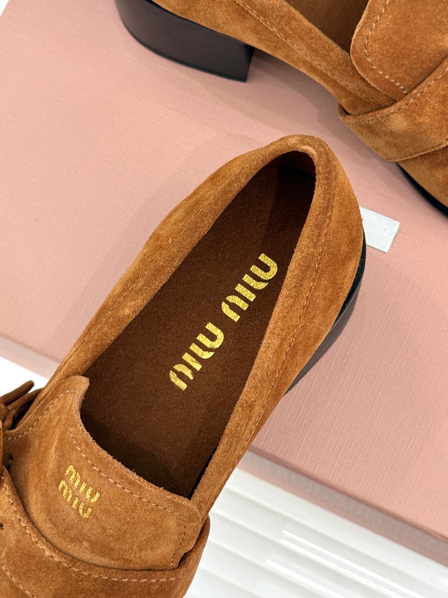 D10521 🏧𝐌𝐢𝐮𝐌𝐢𝐮Miu Miu’s top new model — image 8