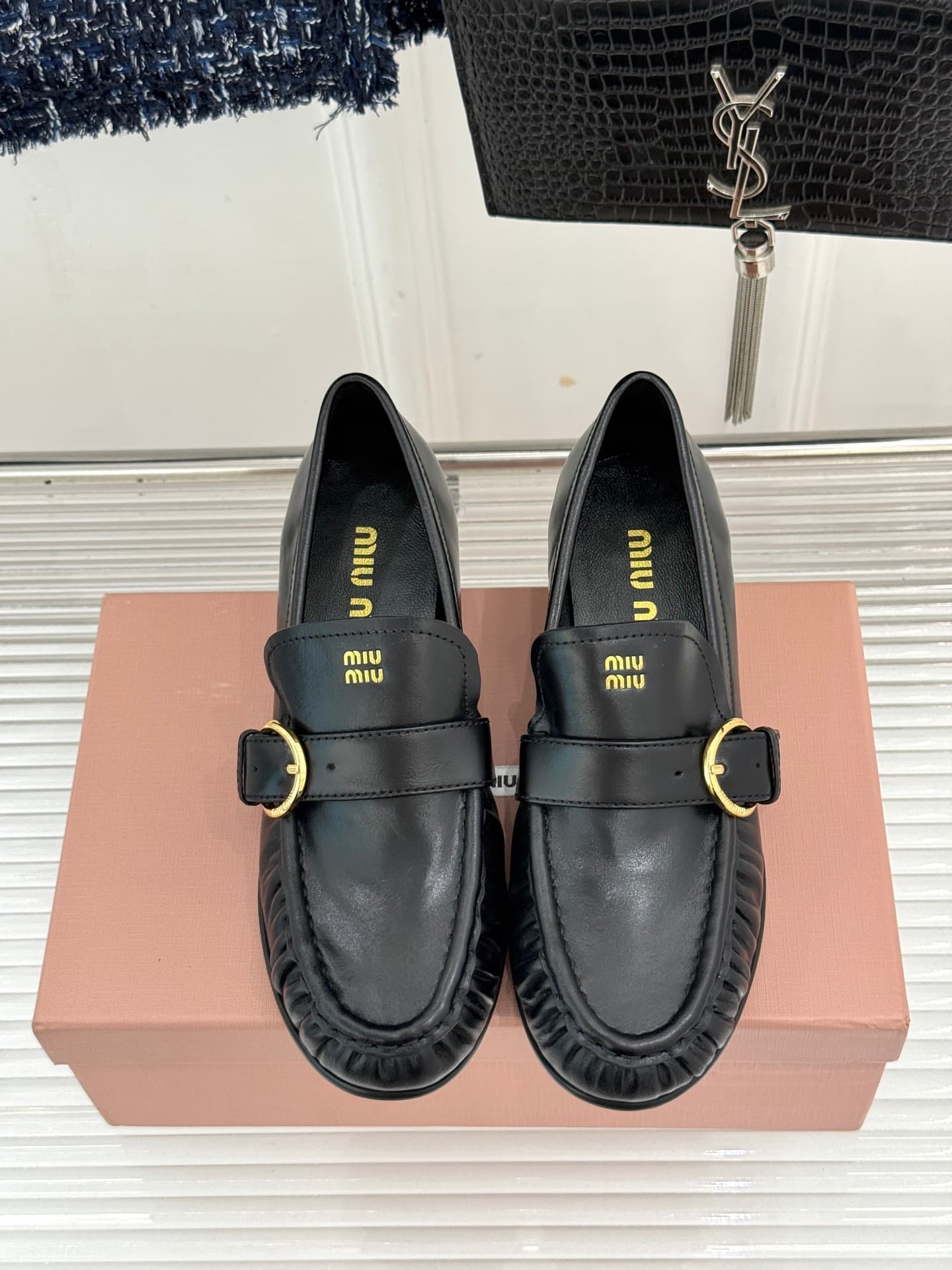 D10518 🏧𝐌𝐢𝐮𝐌𝐢𝐮Miu Miu’s top new models — image 4