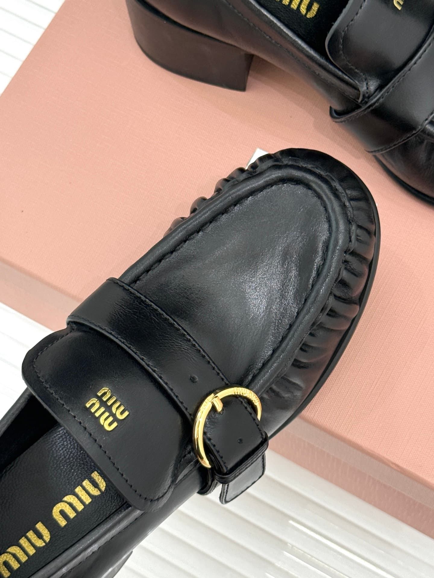 D10518 🏧𝐌𝐢𝐮𝐌𝐢𝐮Miu Miu’s top new models — image 7