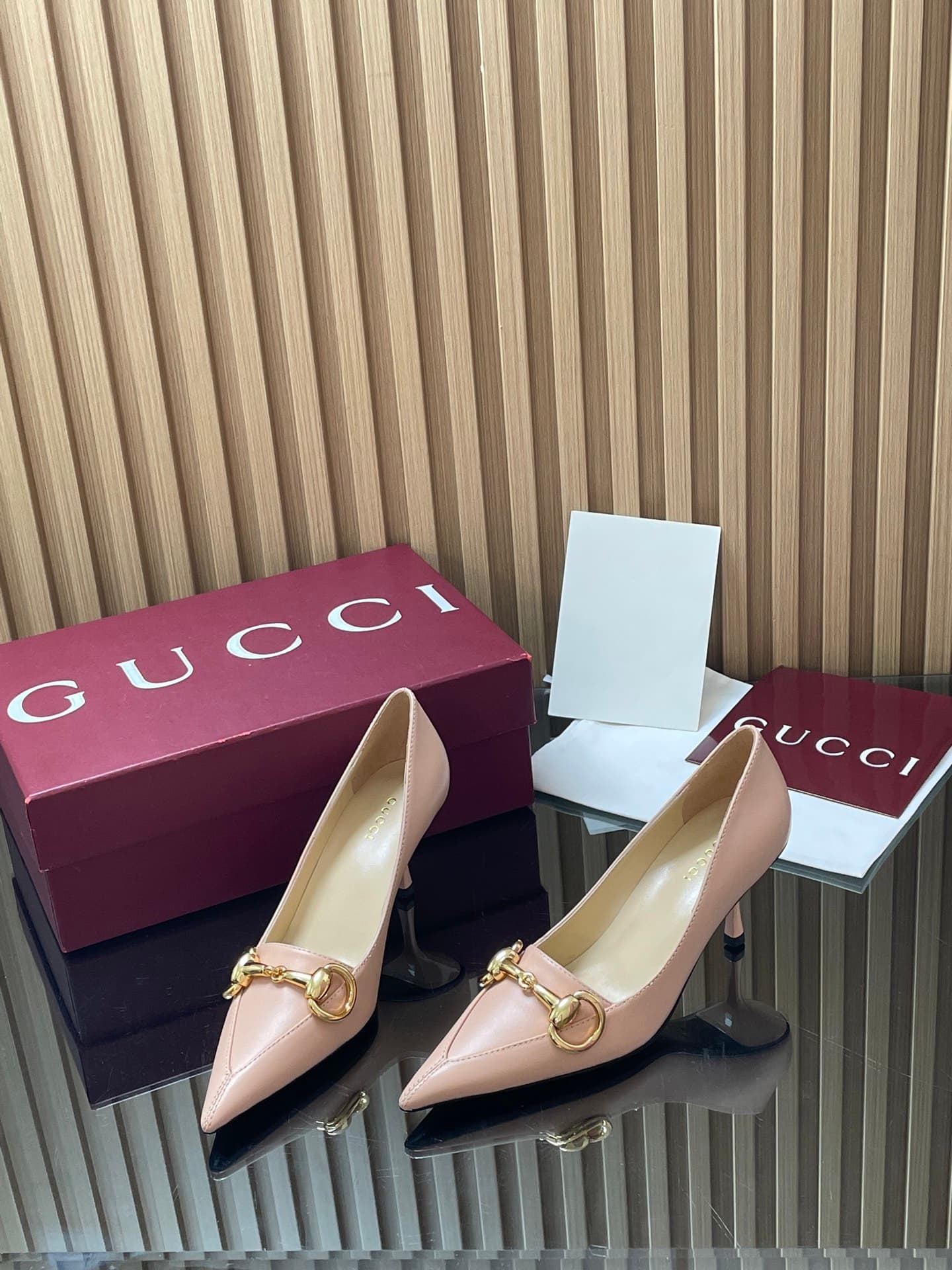 D6882 GuCC High-End Collection 2026 Spring/Summer Boulevard Early Autumn Series’ first model, new design 🆕 High heels, large size with horse buckle fastenings, low heel shoes, stylish high-heel fashion shoes with pointed toe 🔥 Authentic original quality!  — image 4