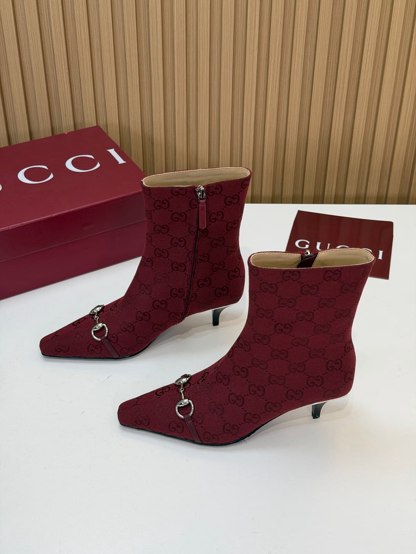 D6866 2026 Early Autumn 🆕 GUCCI High-End Luxury Collection – Vittoria series short boots, new autumn/winter products 🆕 Gucci small square-toe ankle boots 😍 Mane clip mid-heel, extended toe, tapered metal strips, side zipper low boots ‼️ Top quality 🆙 Repu — image 4