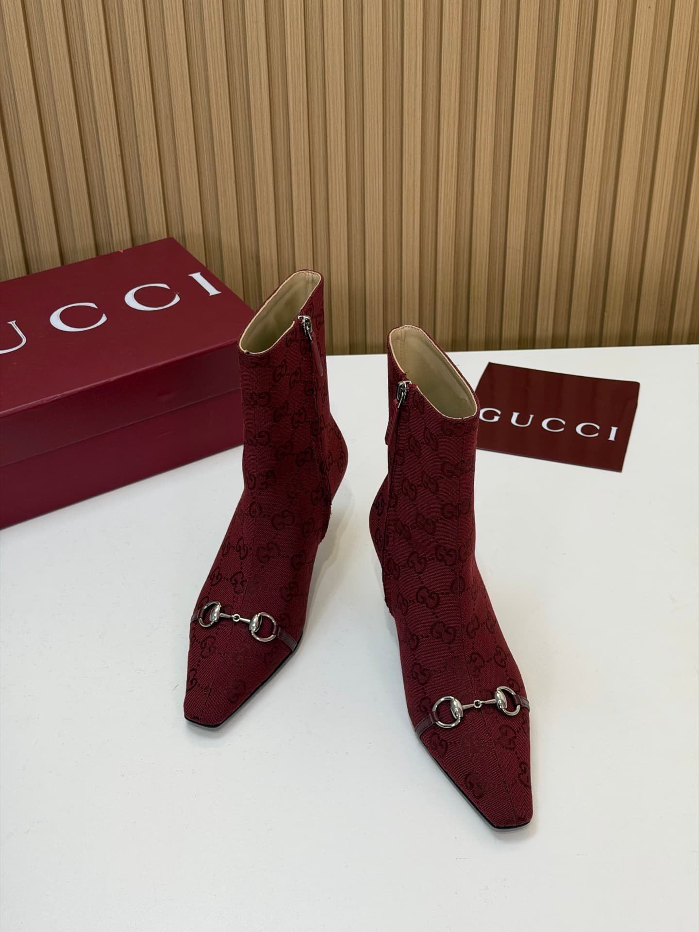 D6866 2026 Early Autumn 🆕 GUCCI High-End Luxury Collection – Vittoria series short boots, new autumn/winter products 🆕 Gucci small square-toe ankle boots 😍 Mane clip mid-heel, extended toe, tapered metal strips, side zipper low boots ‼️ Top quality 🆙 Repu — image 2
