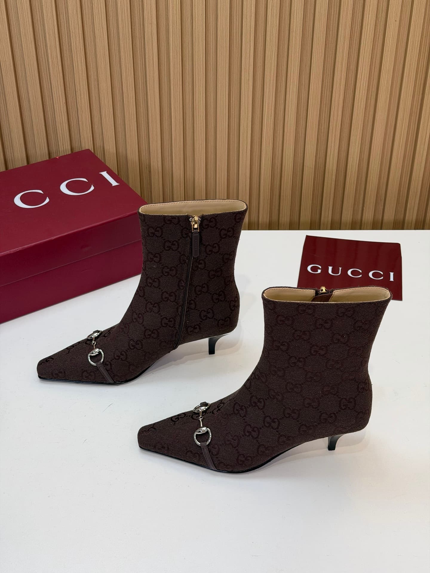 D6867 2026 early autumn 🆕 GUCCI high-end boutique Vittoria series ankle boots – new autumn/winter products 🆕 Gucci small toe ankle boots 😍 Manequin mid-heel with extended toe and side zipper low boots ‼️ Top quality 🆙 purchased through agent! Original 1:  — image 4