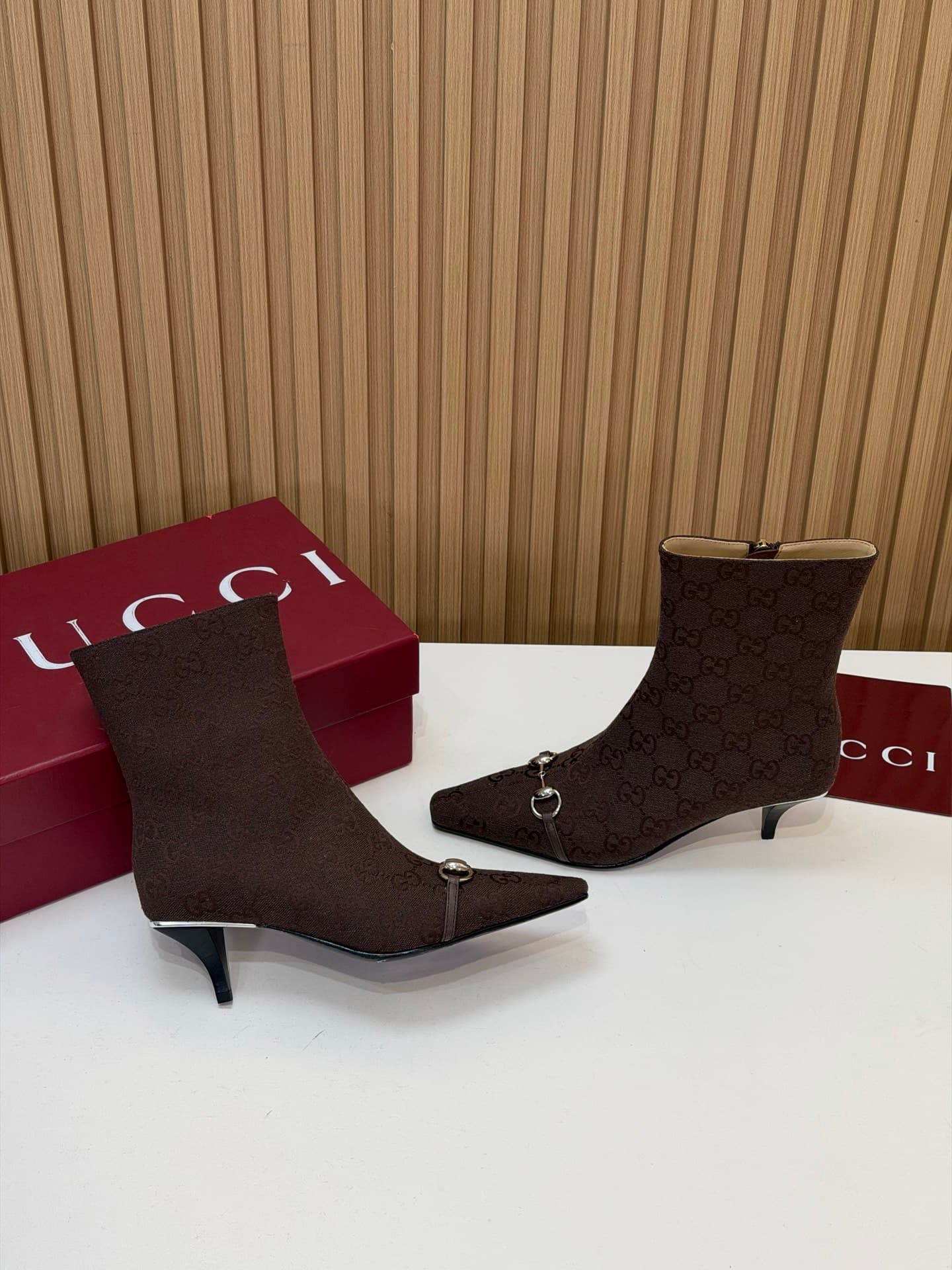 D6867 2026 early autumn 🆕 GUCCI high-end boutique Vittoria series ankle boots – new autumn/winter products 🆕 Gucci small toe ankle boots 😍 Manequin mid-heel with extended toe and side zipper low boots ‼️ Top quality 🆙 purchased through agent! Original 1:  — image 8